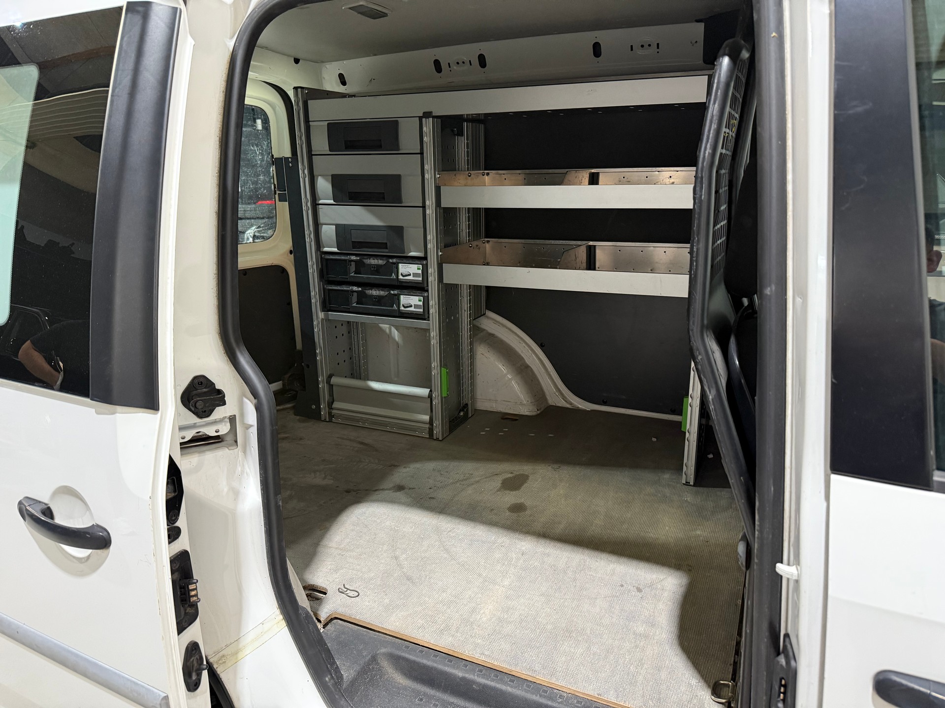 VW Caddy 1.2 TSI Entry BlueMotion Technology inklusive Werkzeugeinrichtung-image-11