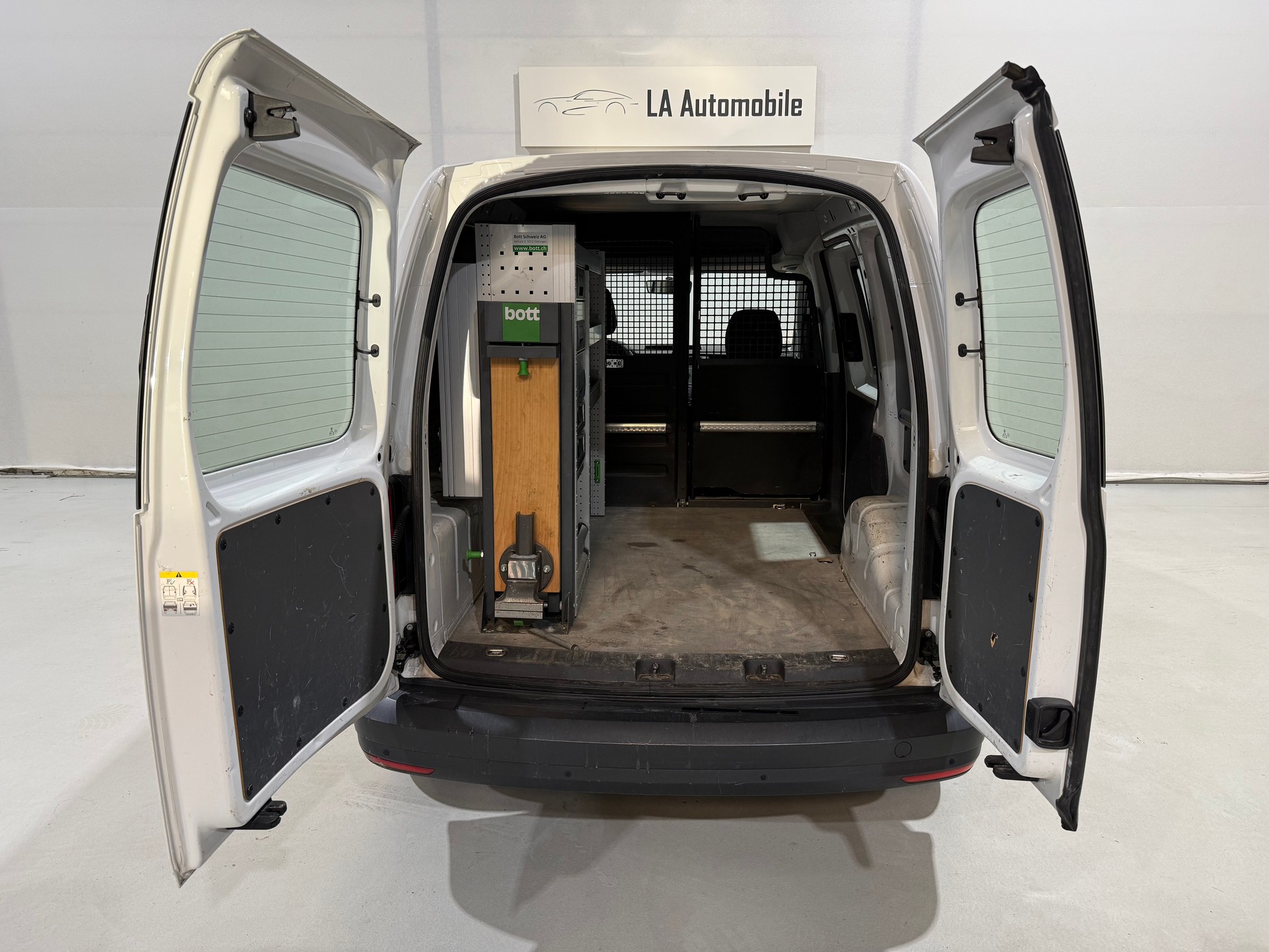 VW Caddy 1.2 TSI Entry BlueMotion Technology inklusive Werkzeugeinrichtung-image-10