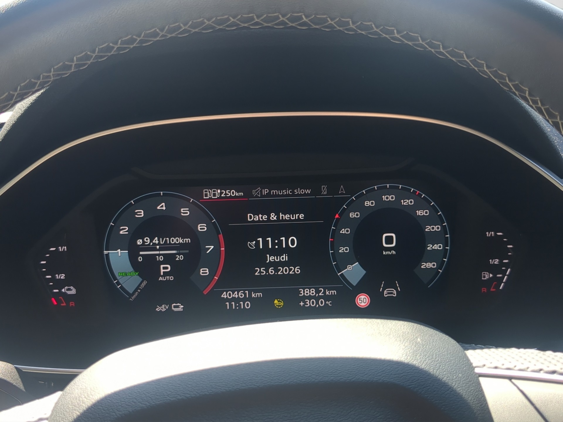 AUDI Q3 45 TFSI e S line S-tronic-image-13