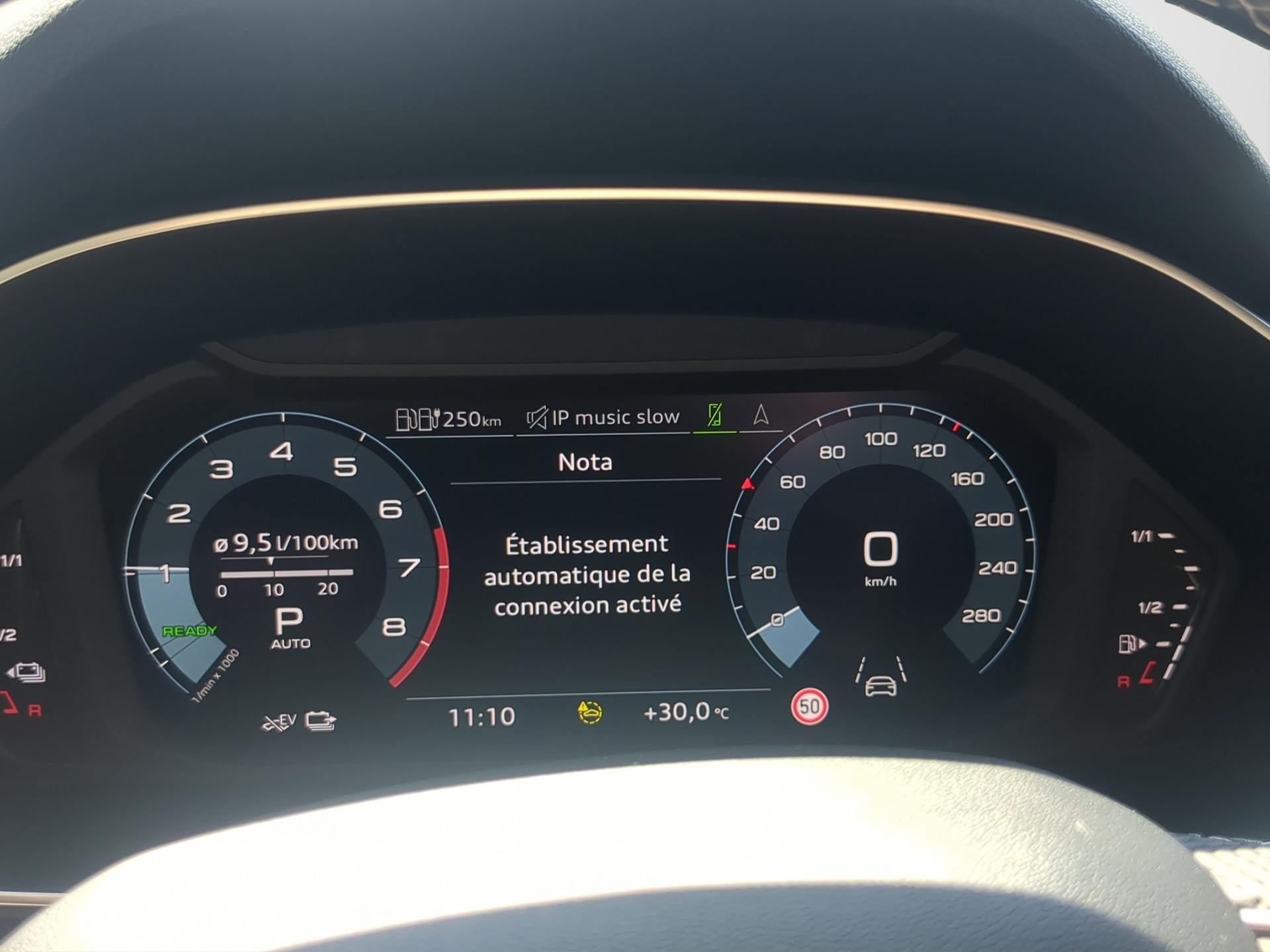 AUDI Q3 45 TFSI e S line S-tronic-image-14