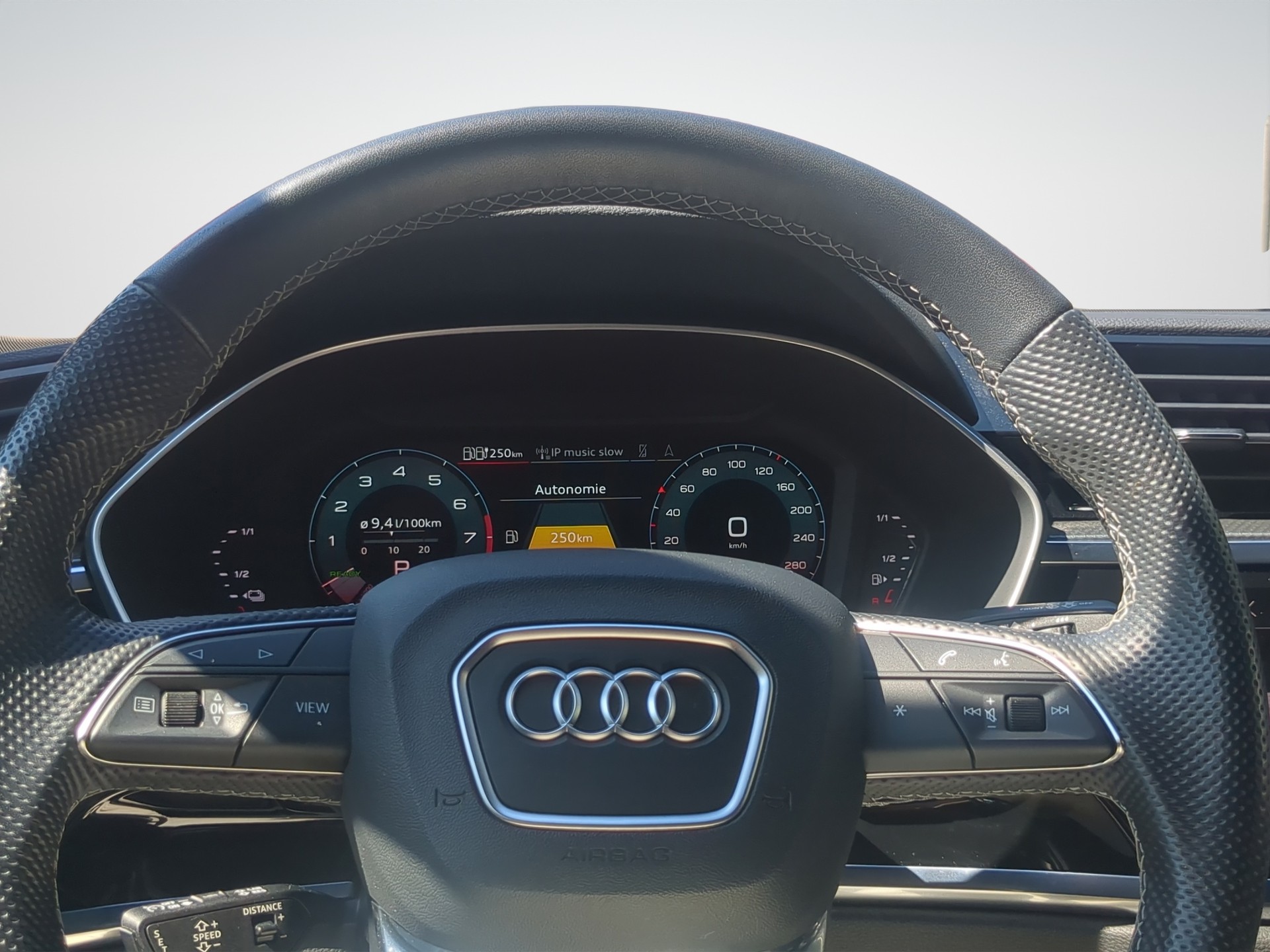 AUDI Q3 45 TFSI e S line S-tronic-image-7