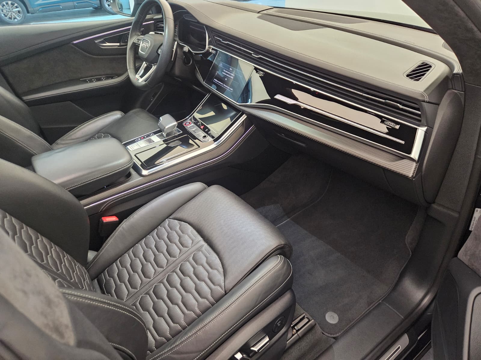 AUDI RSQ8 quattro tiptronic-image-11