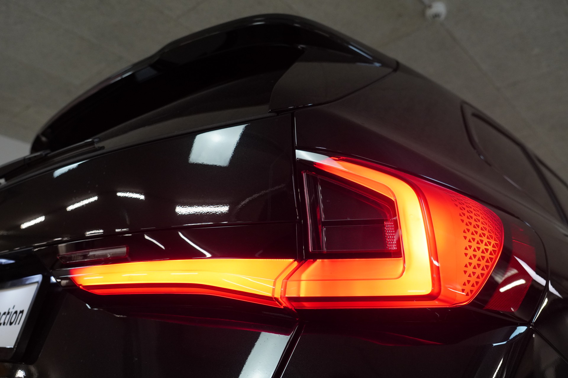 BMW iX1 xDrive 30 M Sport-image-15