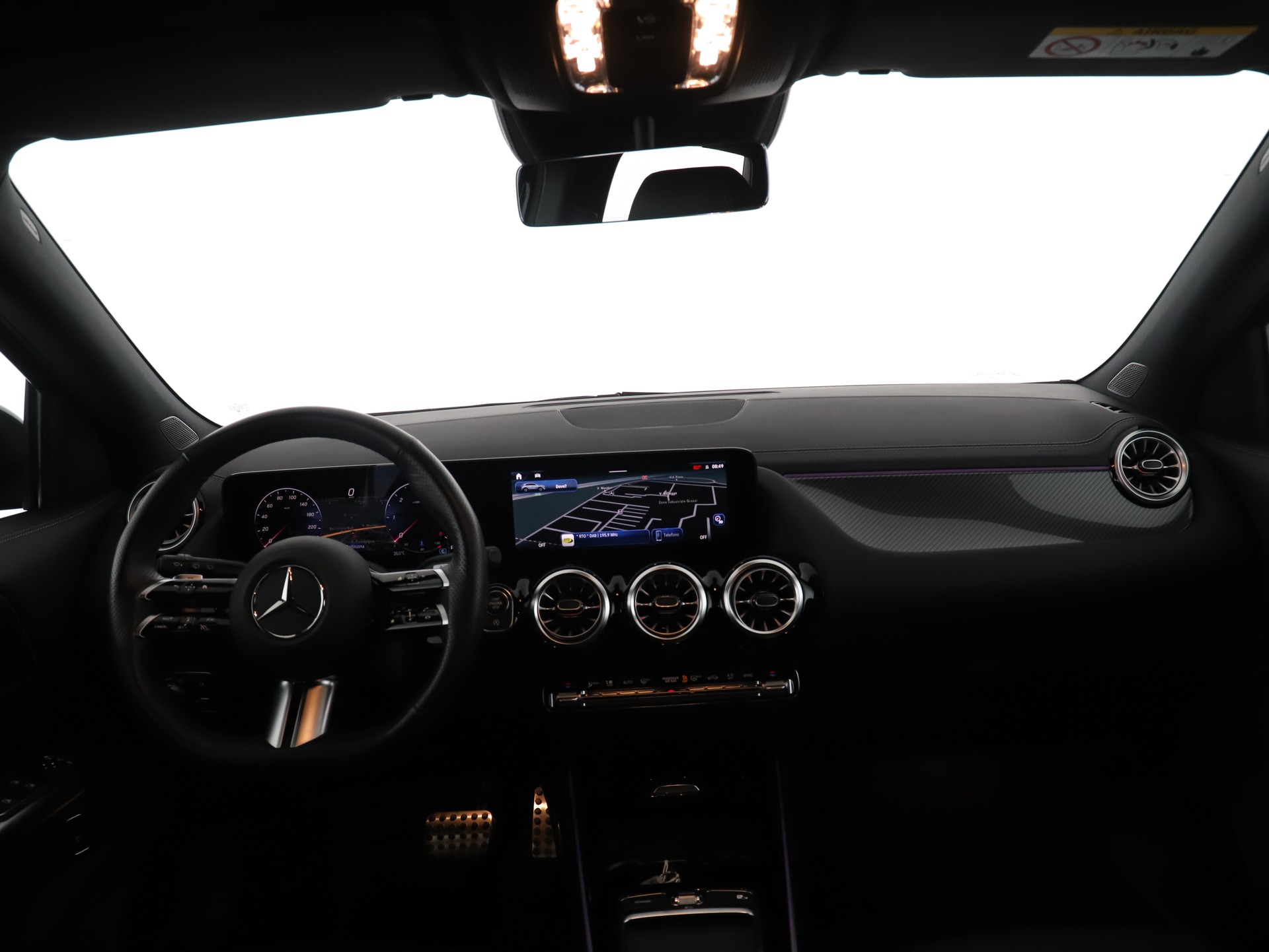 MERCEDES-BENZ GLA 220d 4Matic 8G-DCT-image-10