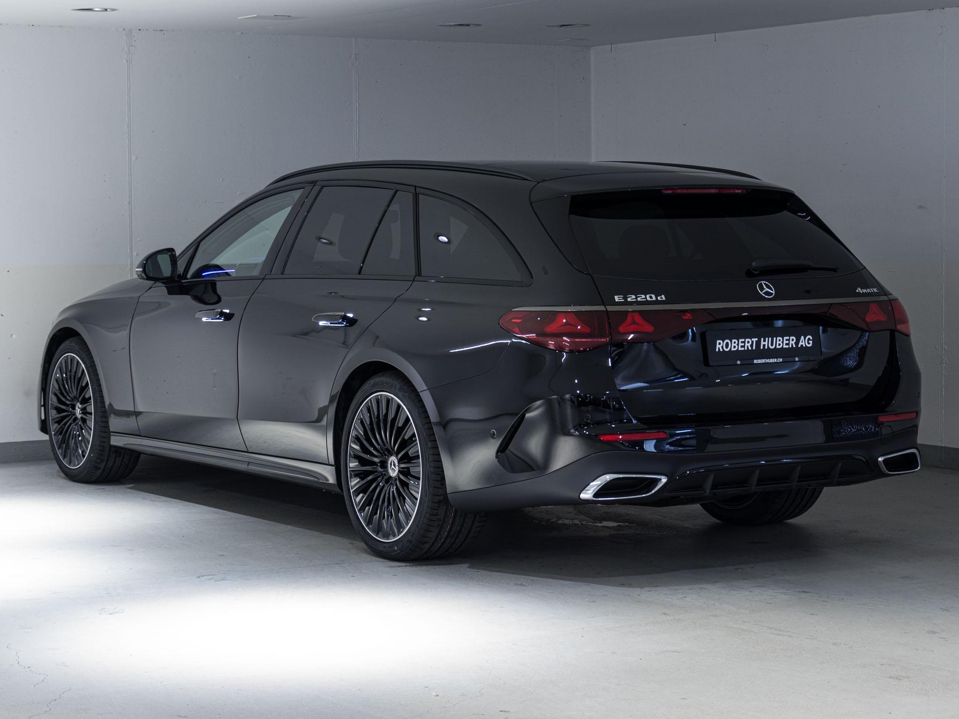 MERCEDES-BENZ E 220 d 4MATIC T-Modell "Swiss Star"-image-3