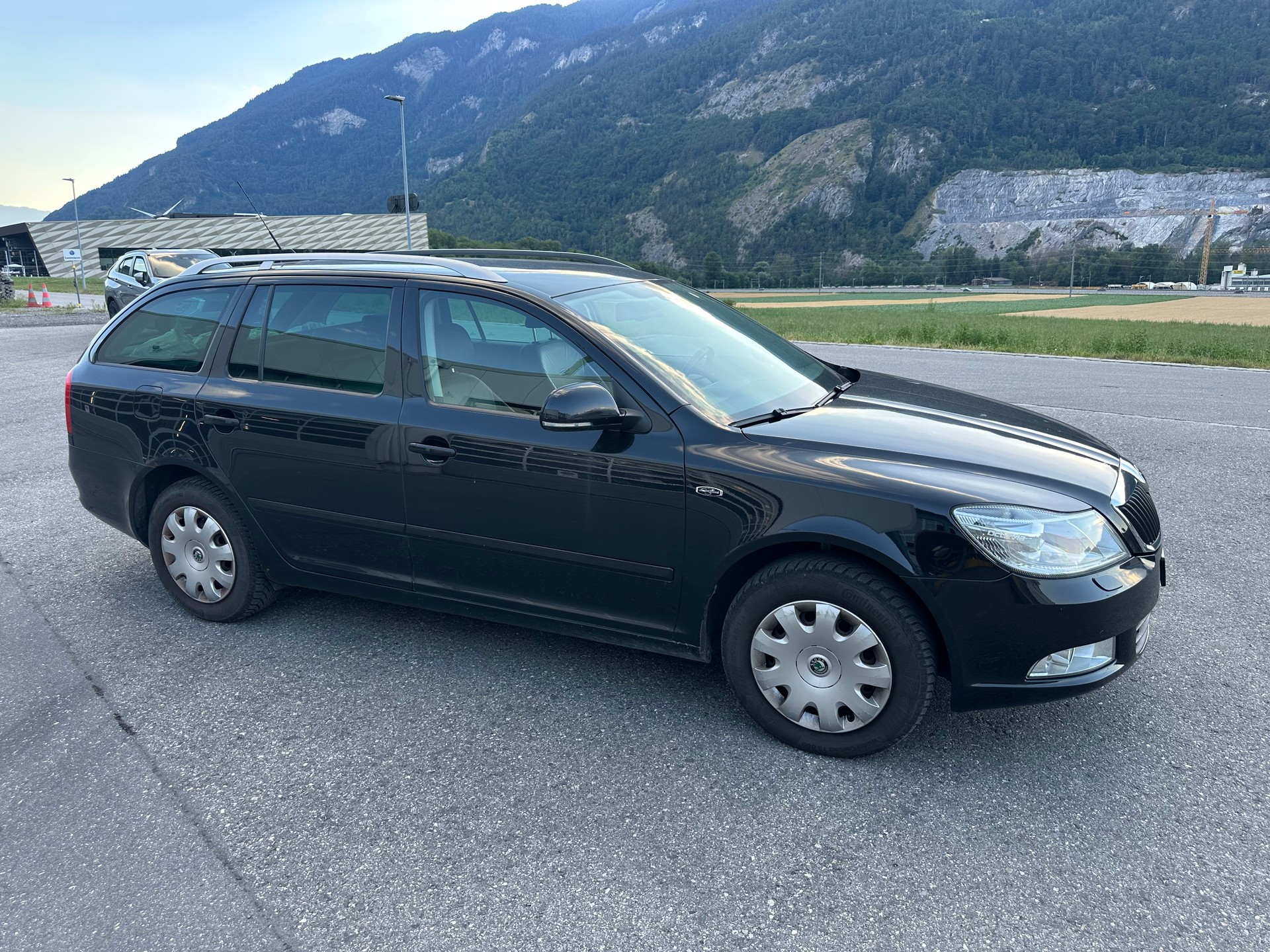 SKODA Octavia Combi 1.8 TSI Laurin & Klement 4x4-image-8