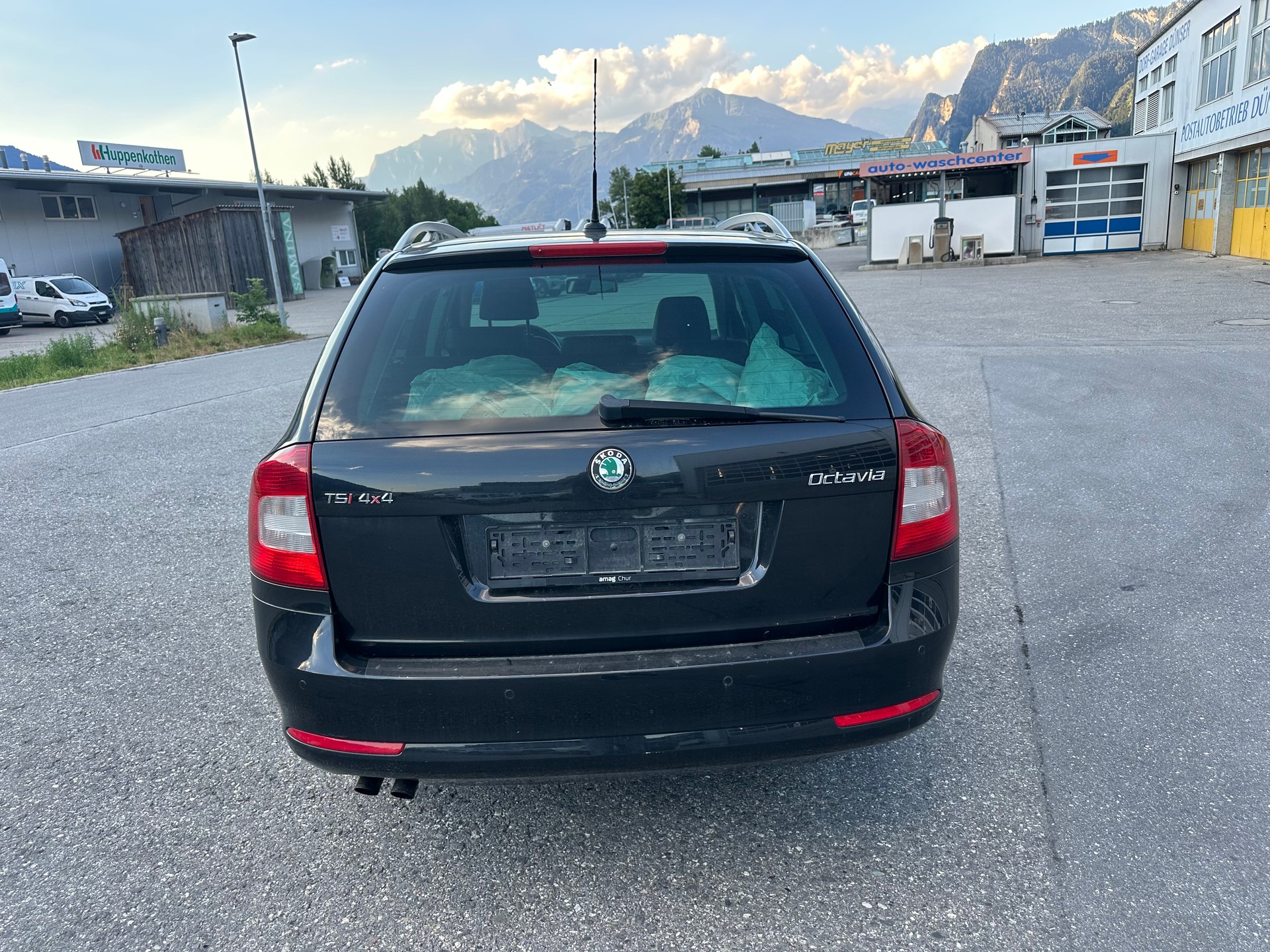 SKODA Octavia Combi 1.8 TSI Laurin & Klement 4x4-image-6