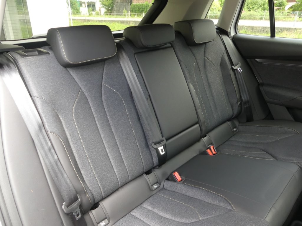 SKODA Elroq 85-image-12
