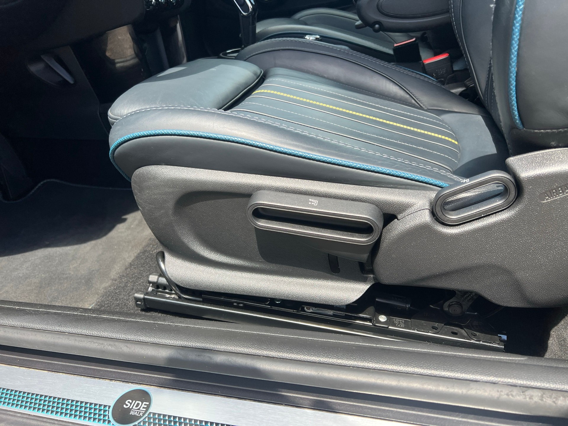 MINI Cooper Cabriolet DKG-image-18