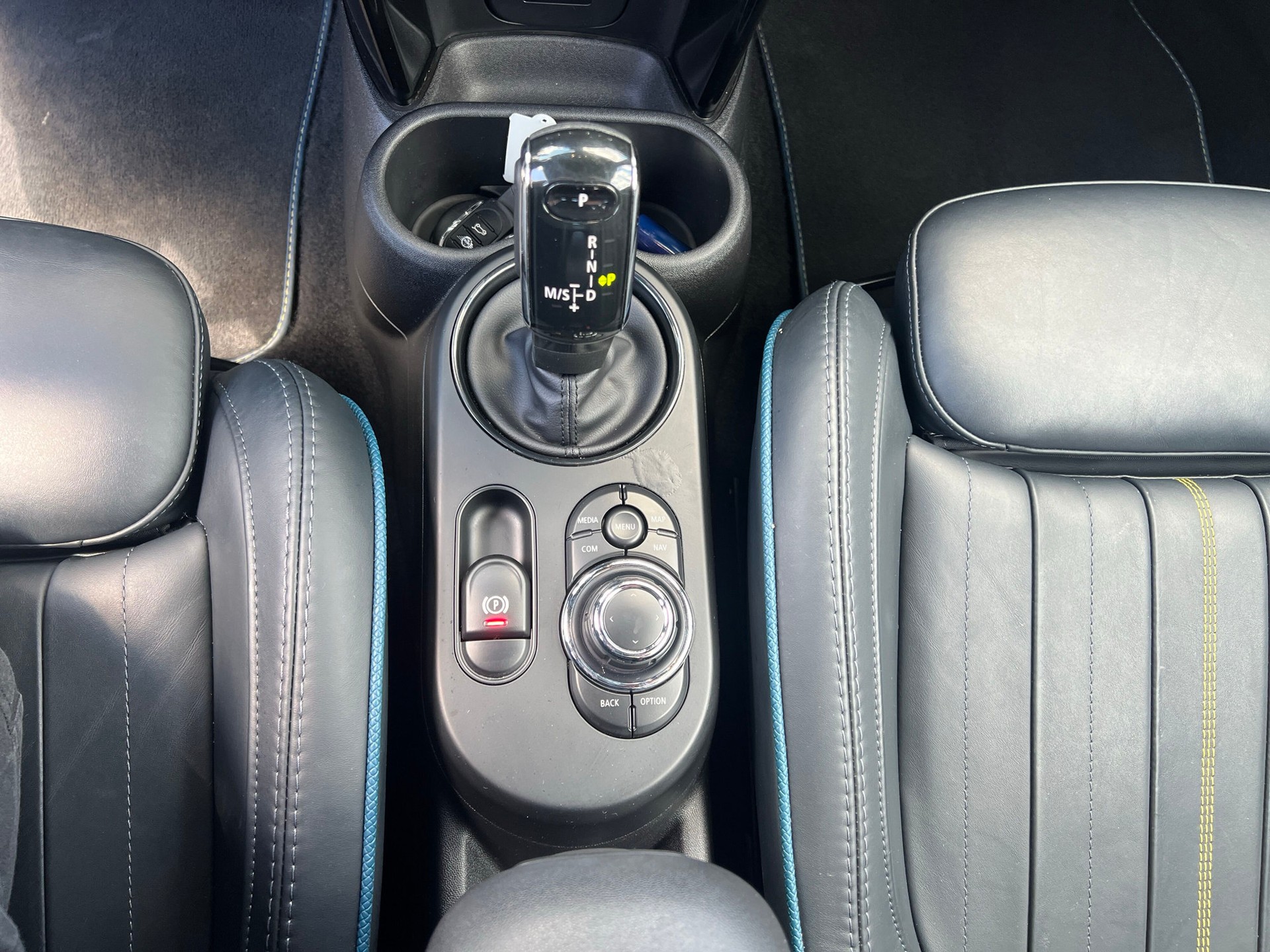 MINI Cooper Cabriolet DKG-image-12