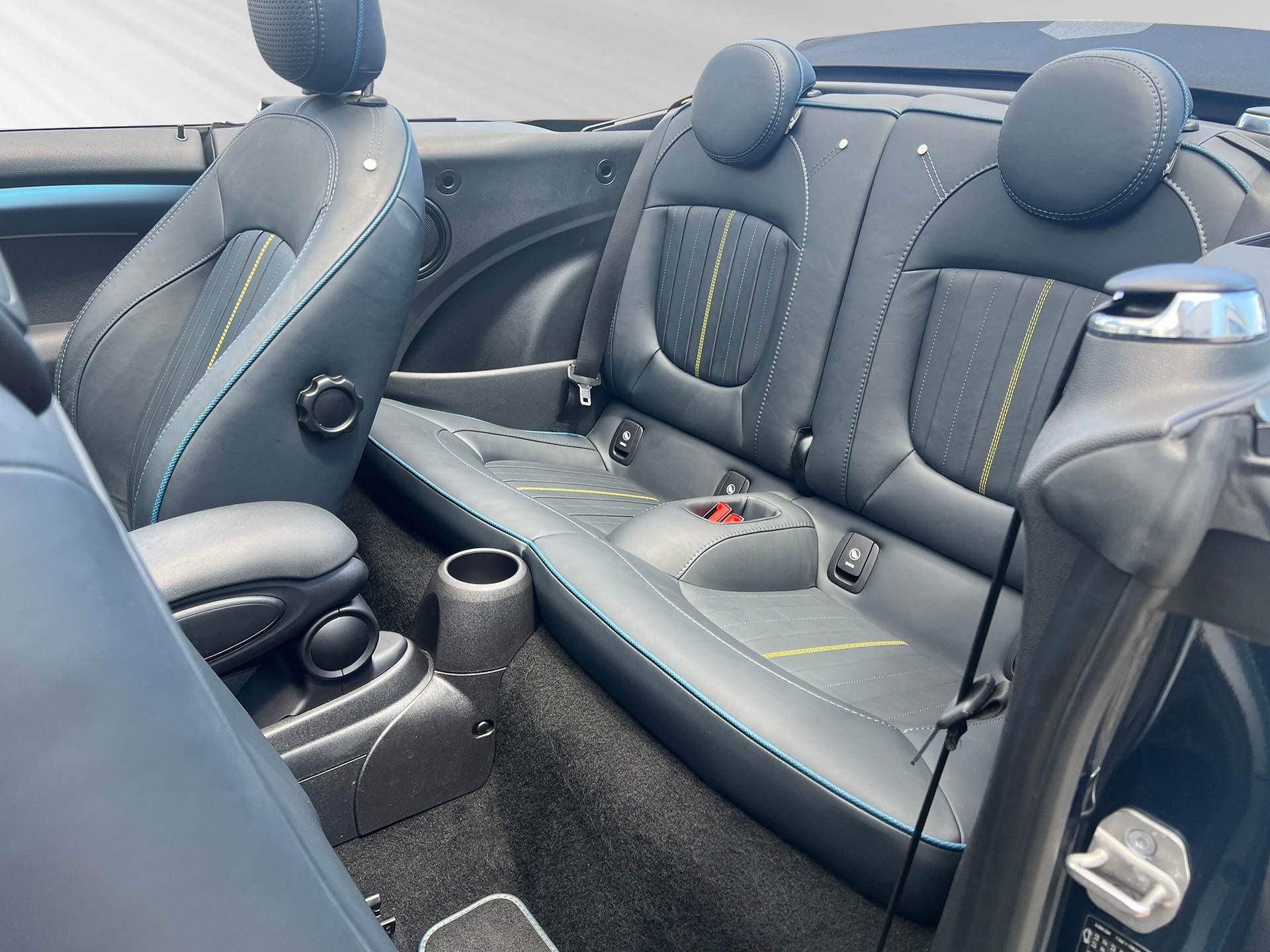 MINI Cooper Cabriolet DKG-image-6