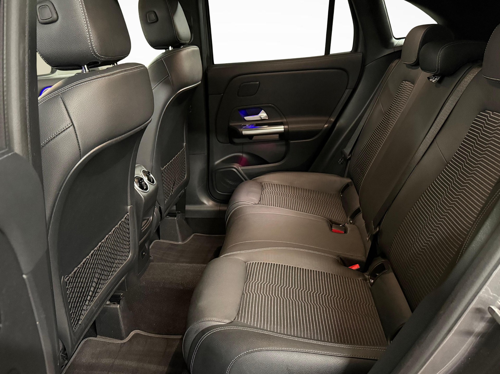 MERCEDES-BENZ GLA 250 e Style-image-12
