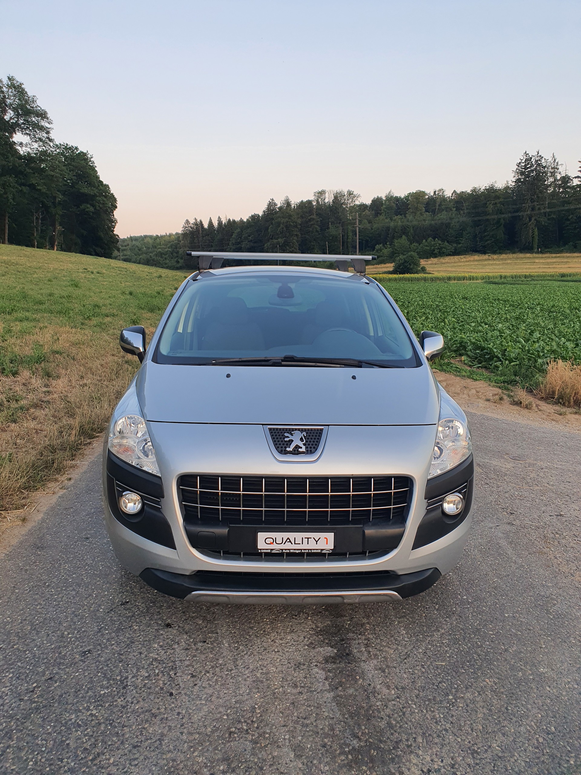 PEUGEOT 3008 1.6 16V T Swiss Edition-image-1