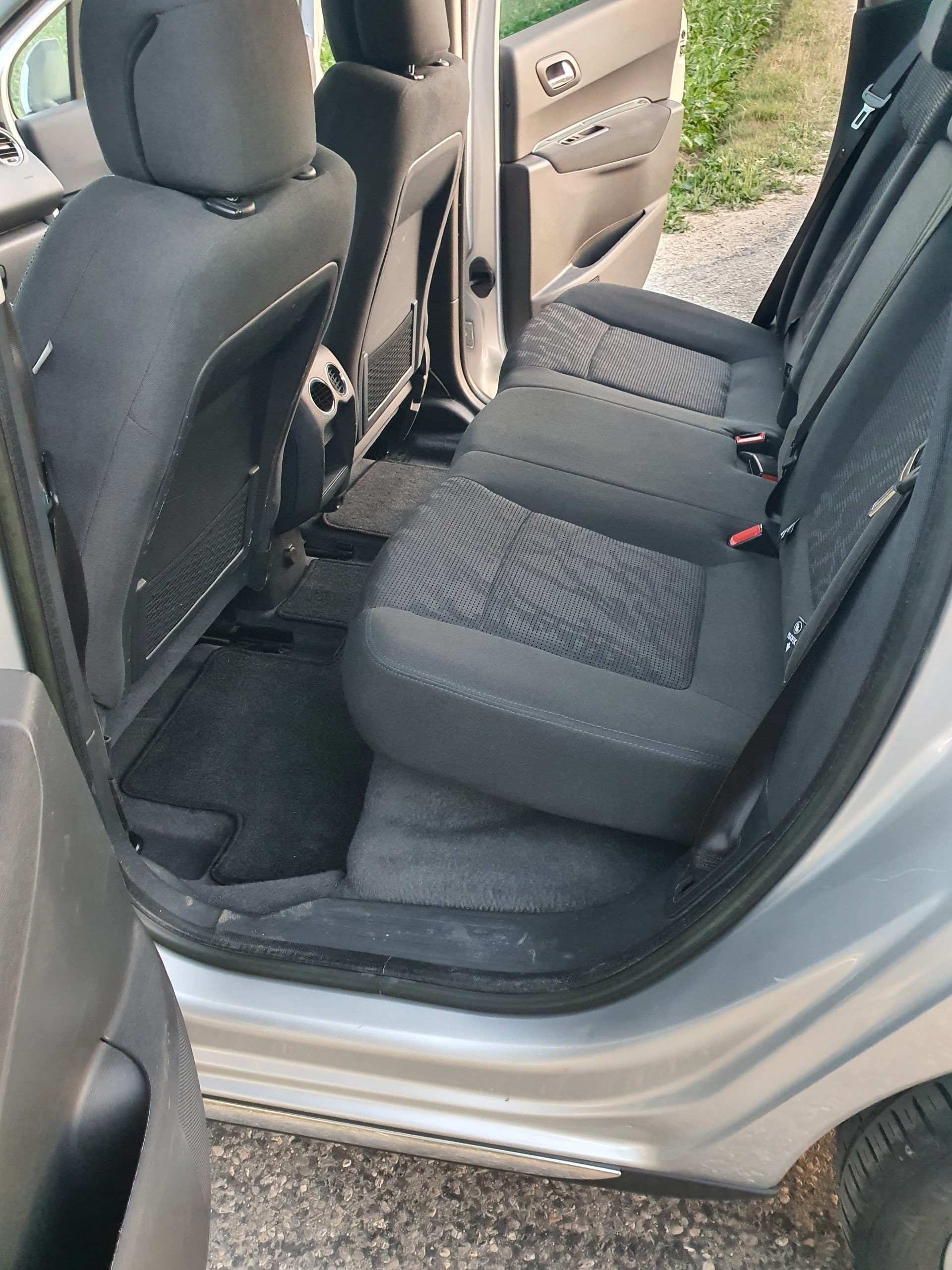 PEUGEOT 3008 1.6 16V T Swiss Edition-image-10