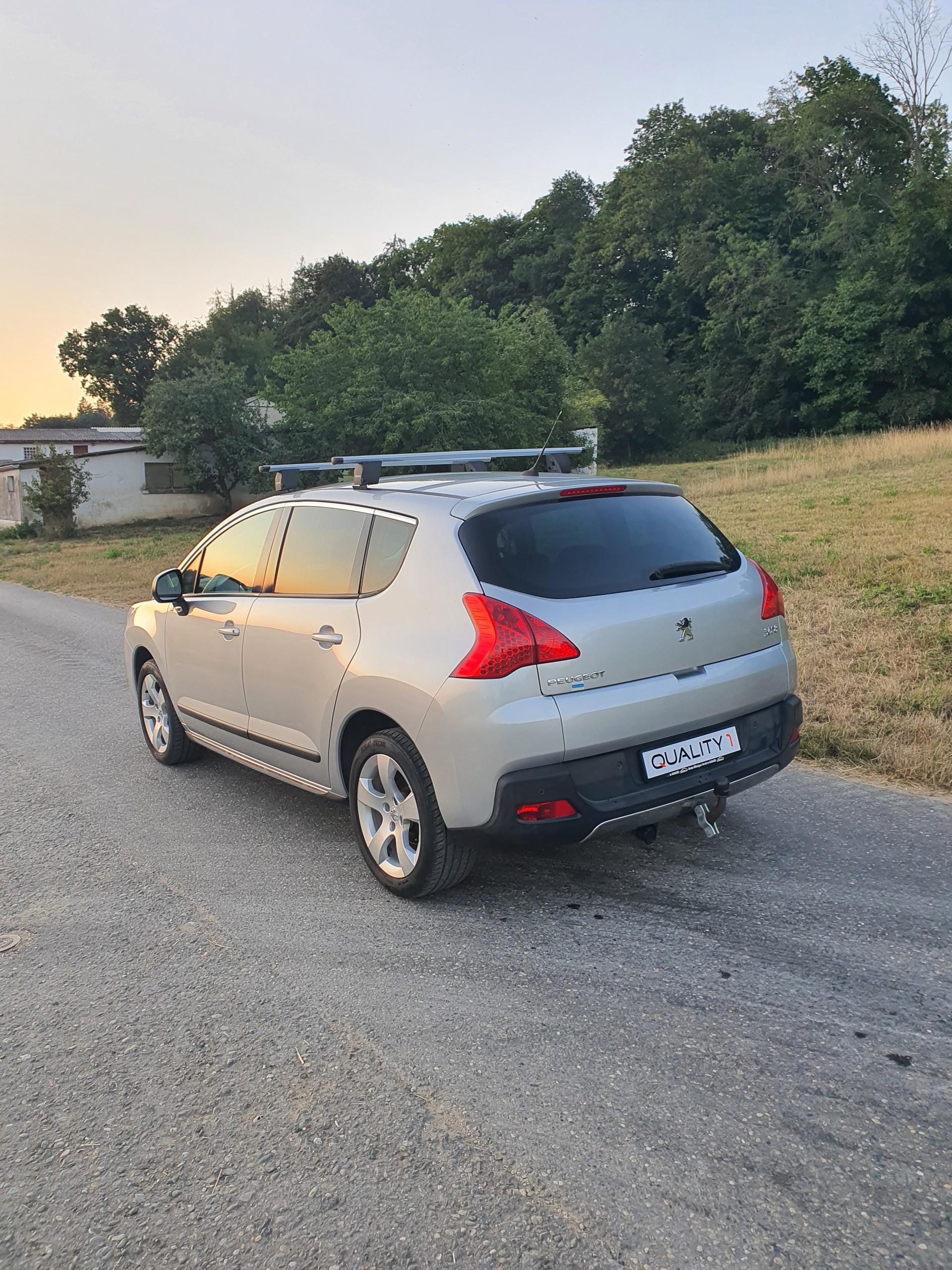 PEUGEOT 3008 1.6 16V T Swiss Edition-image-6