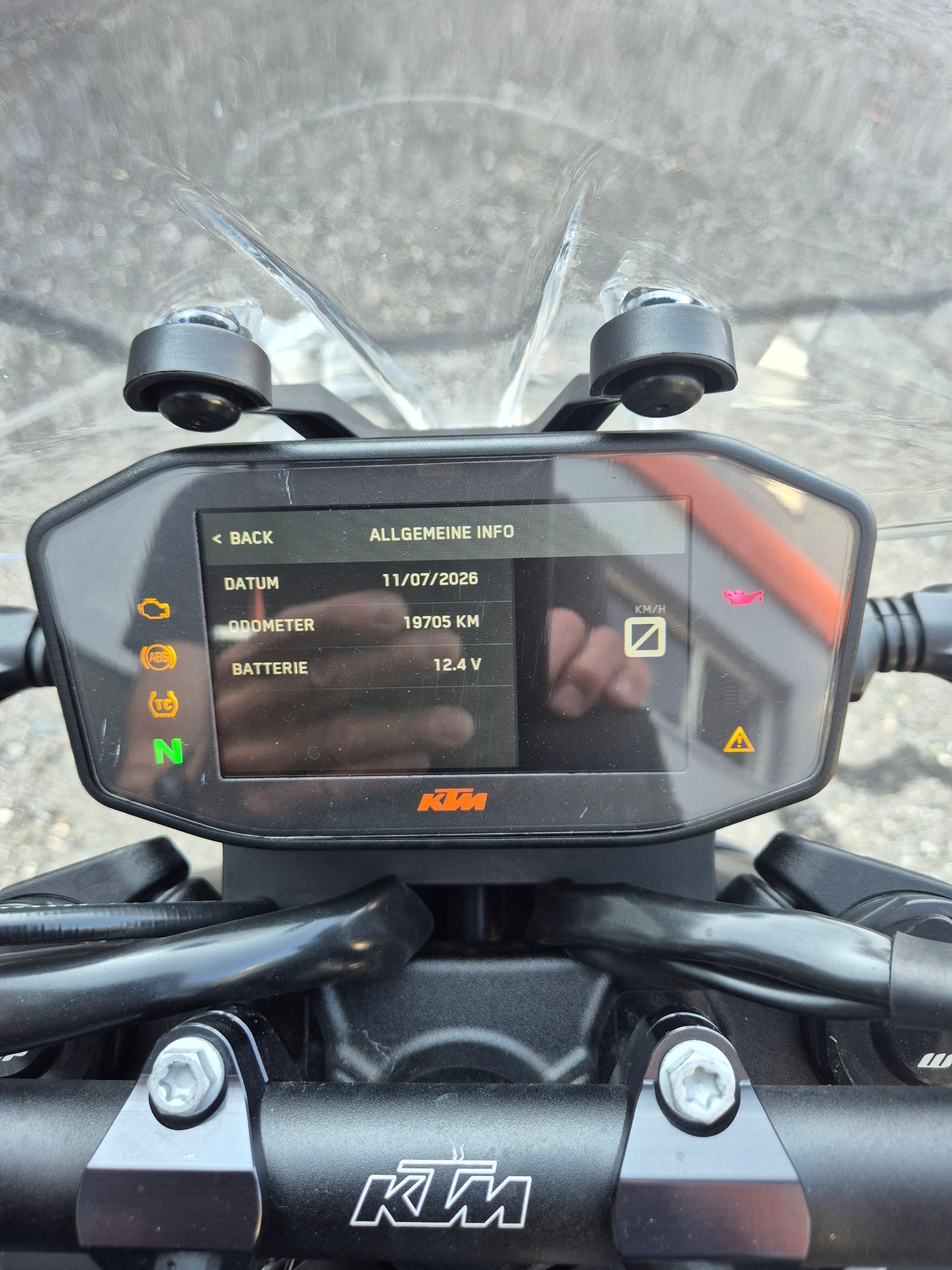 KTM 890 Duke-image-3