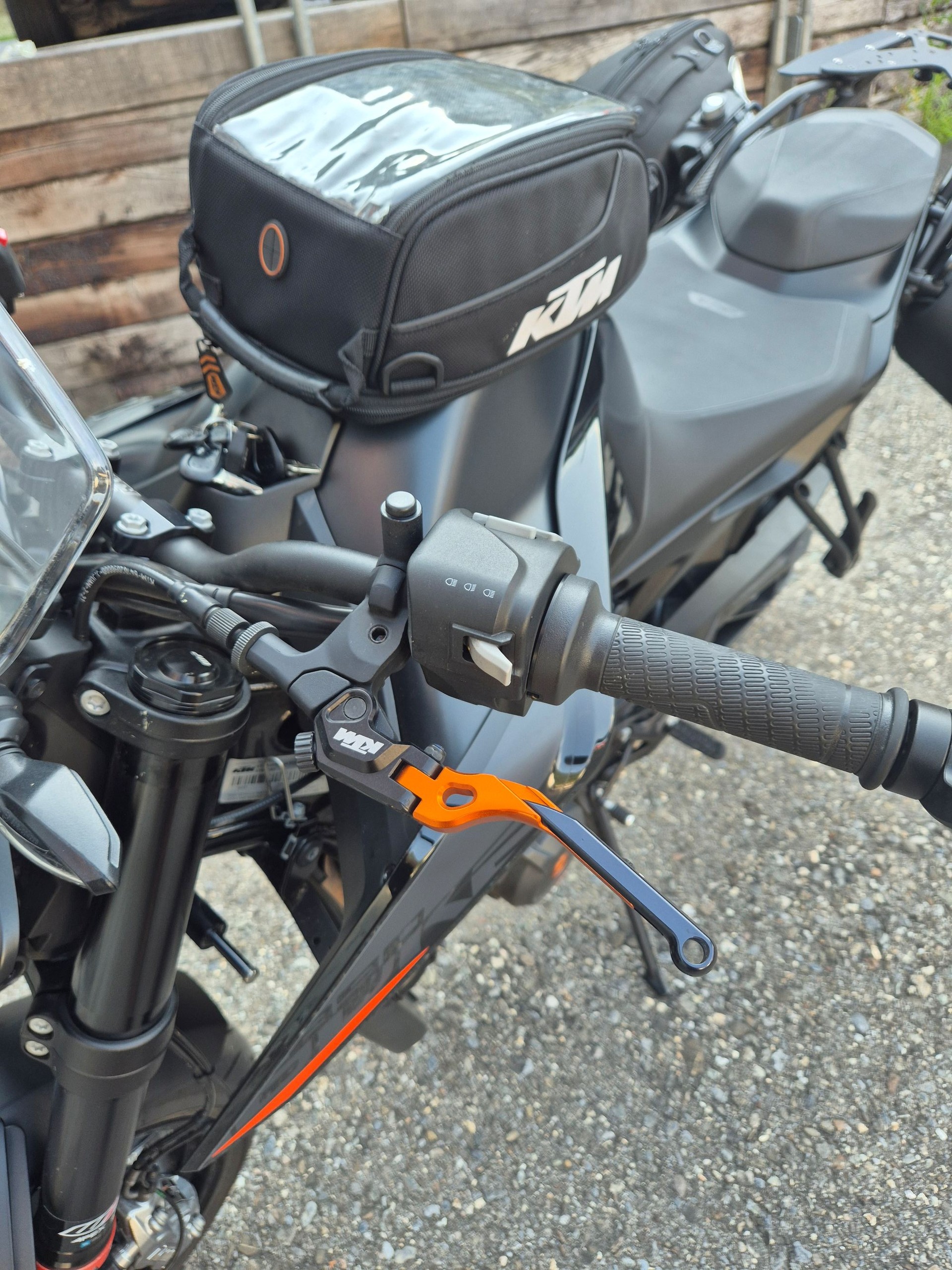 KTM 890 Duke-image-7
