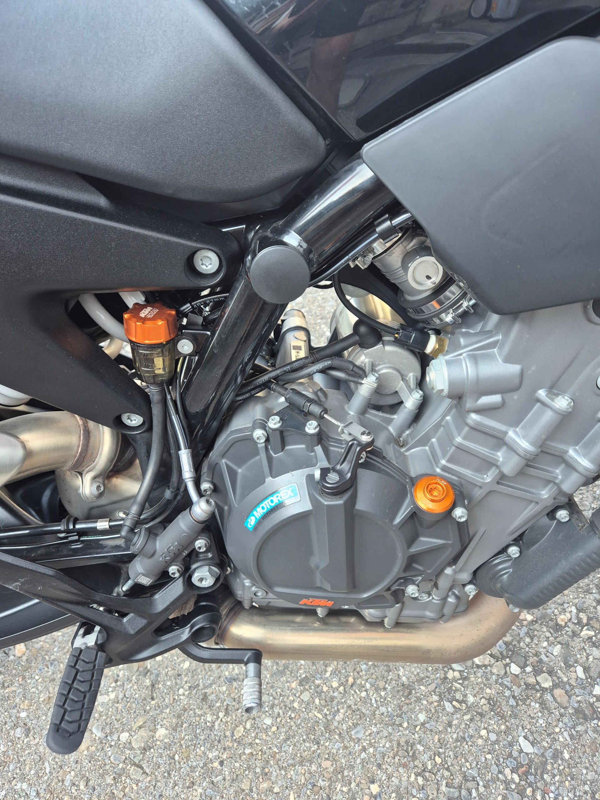 KTM 890 Duke-image-5