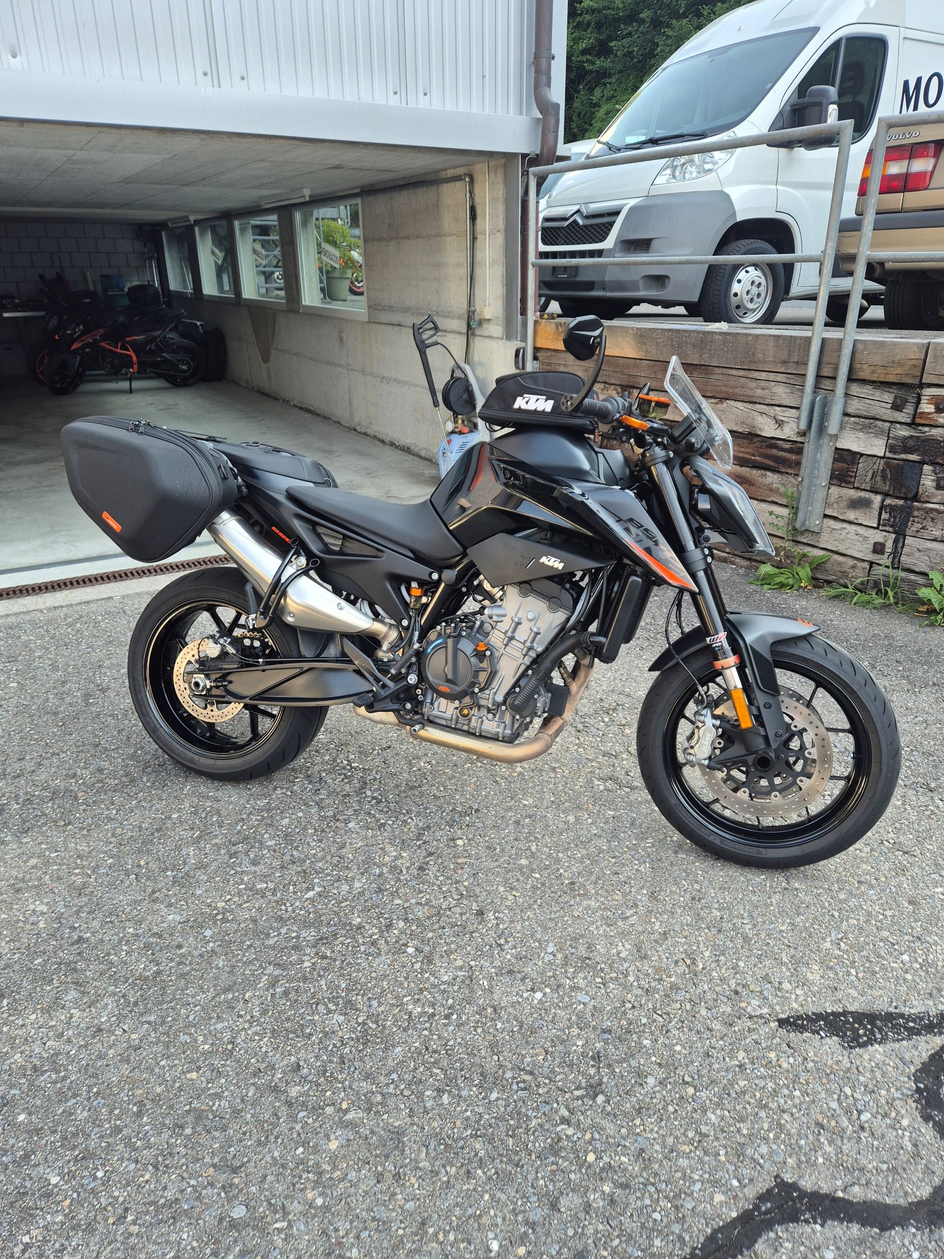 KTM 890 Duke