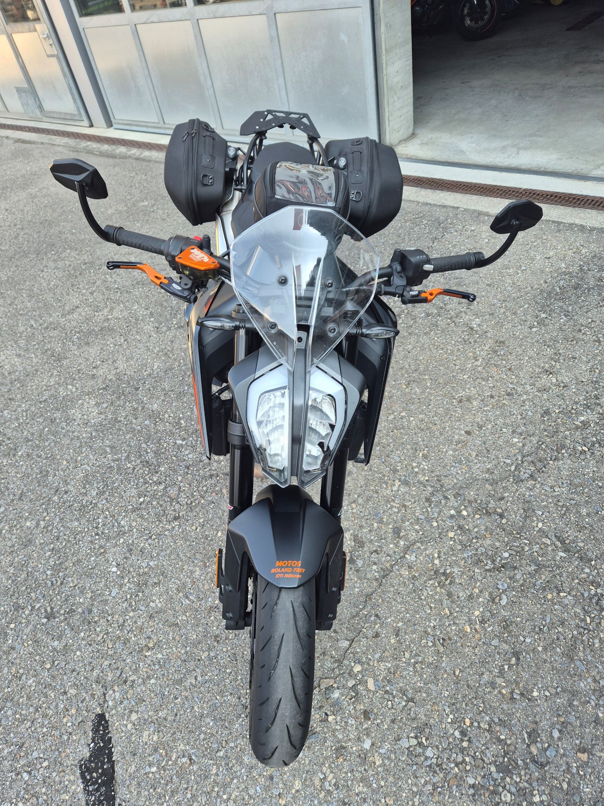 KTM 890 Duke-image-1