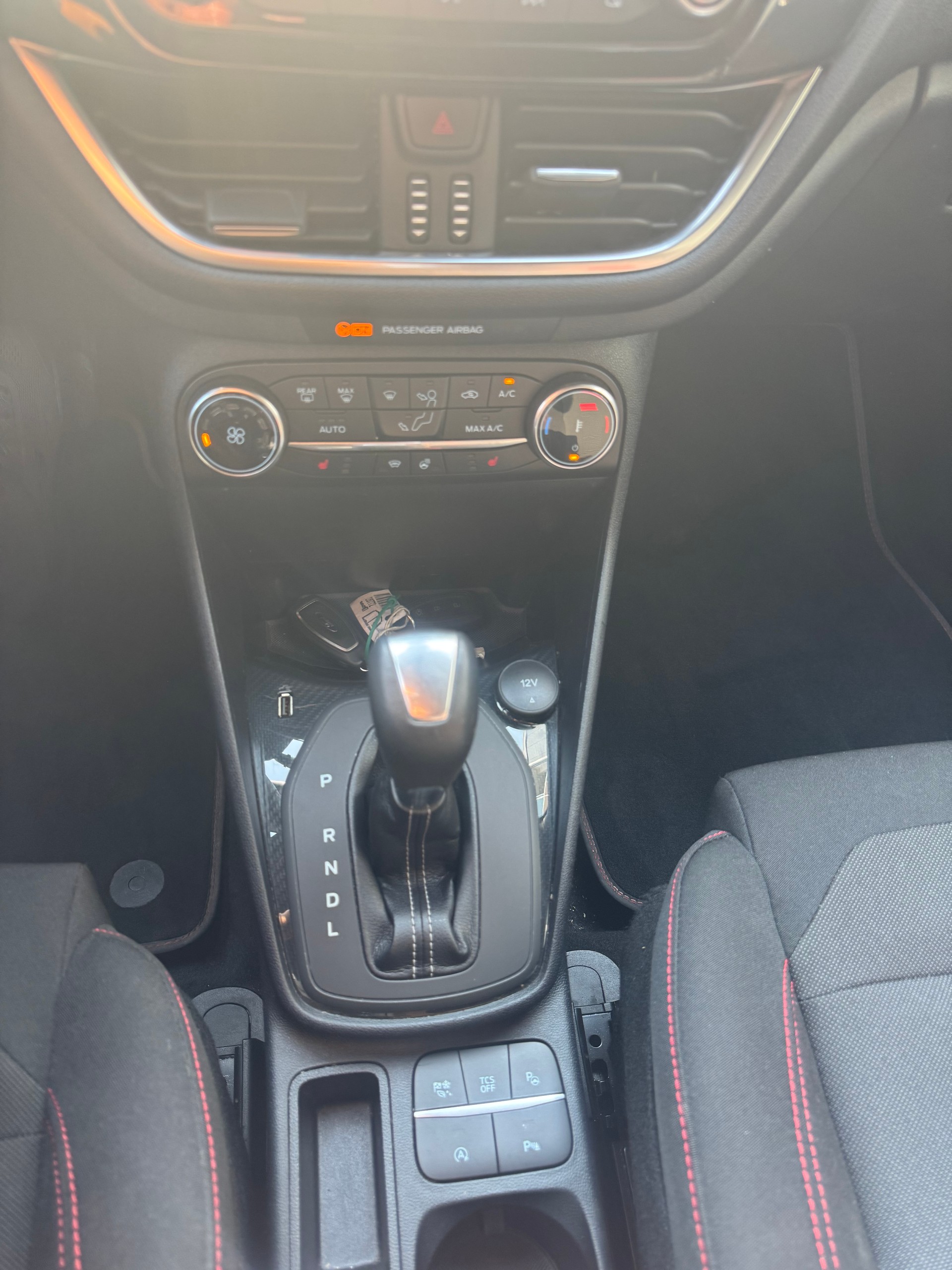 FORD Fiesta 1.0 SCTi MHEV Titanium X Automat-image-11