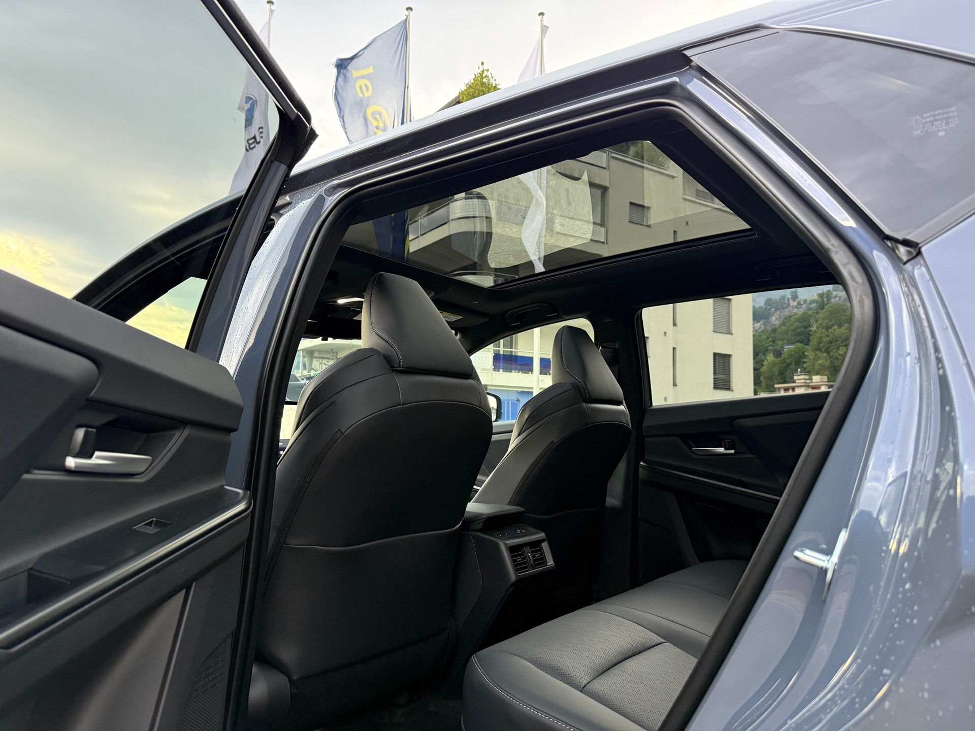 SUBARU Solterra eV Luxury AWD-image-14