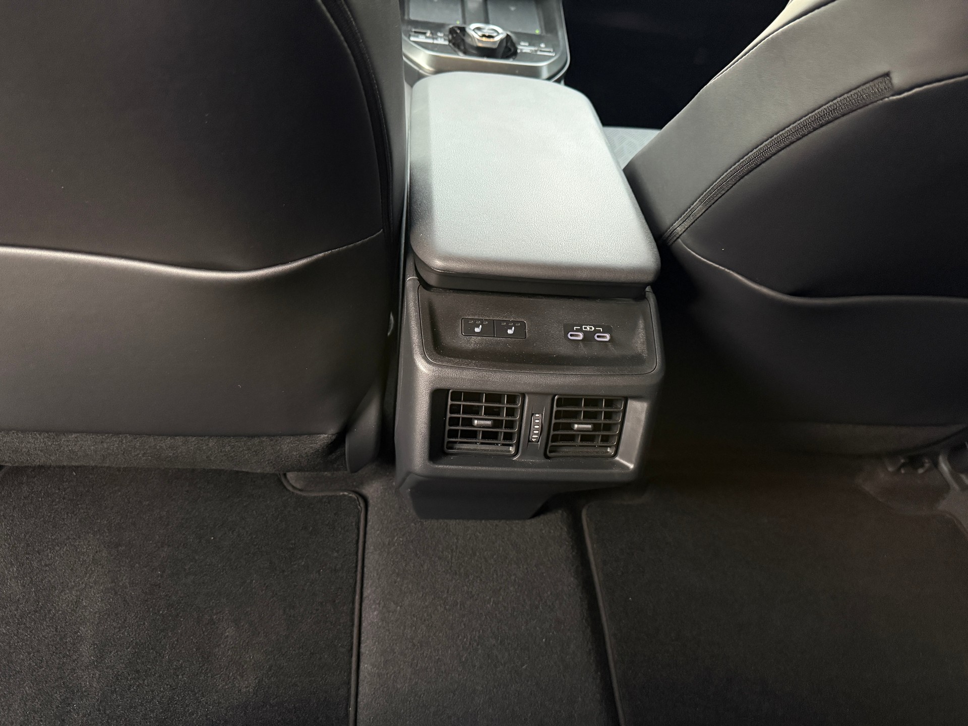 SUBARU Solterra eV Luxury AWD-image-15