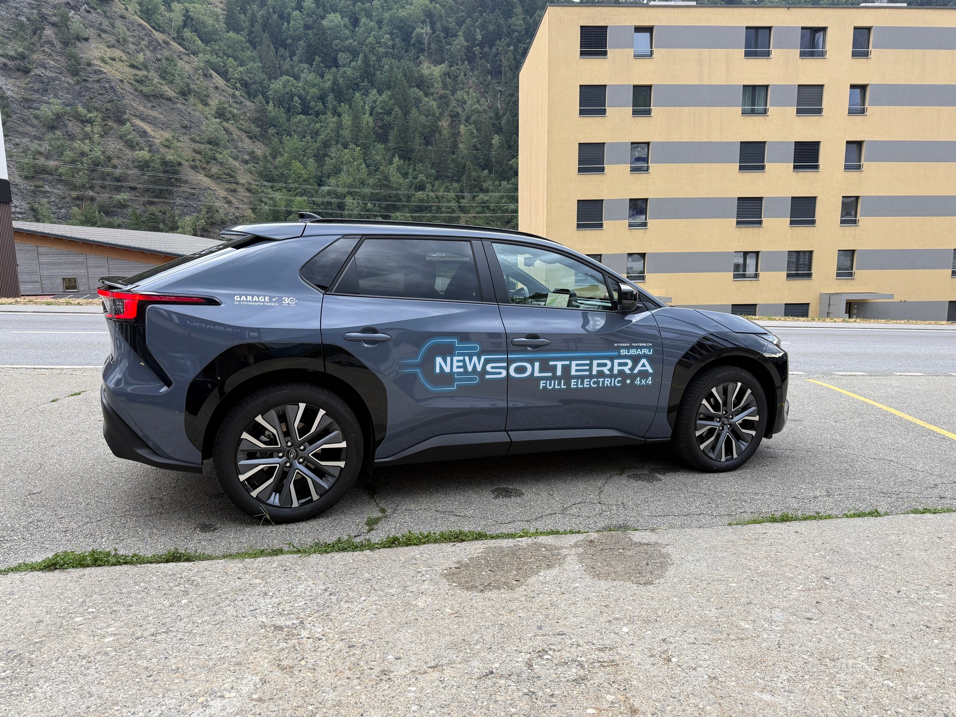 SUBARU Solterra eV Luxury AWD-image-6