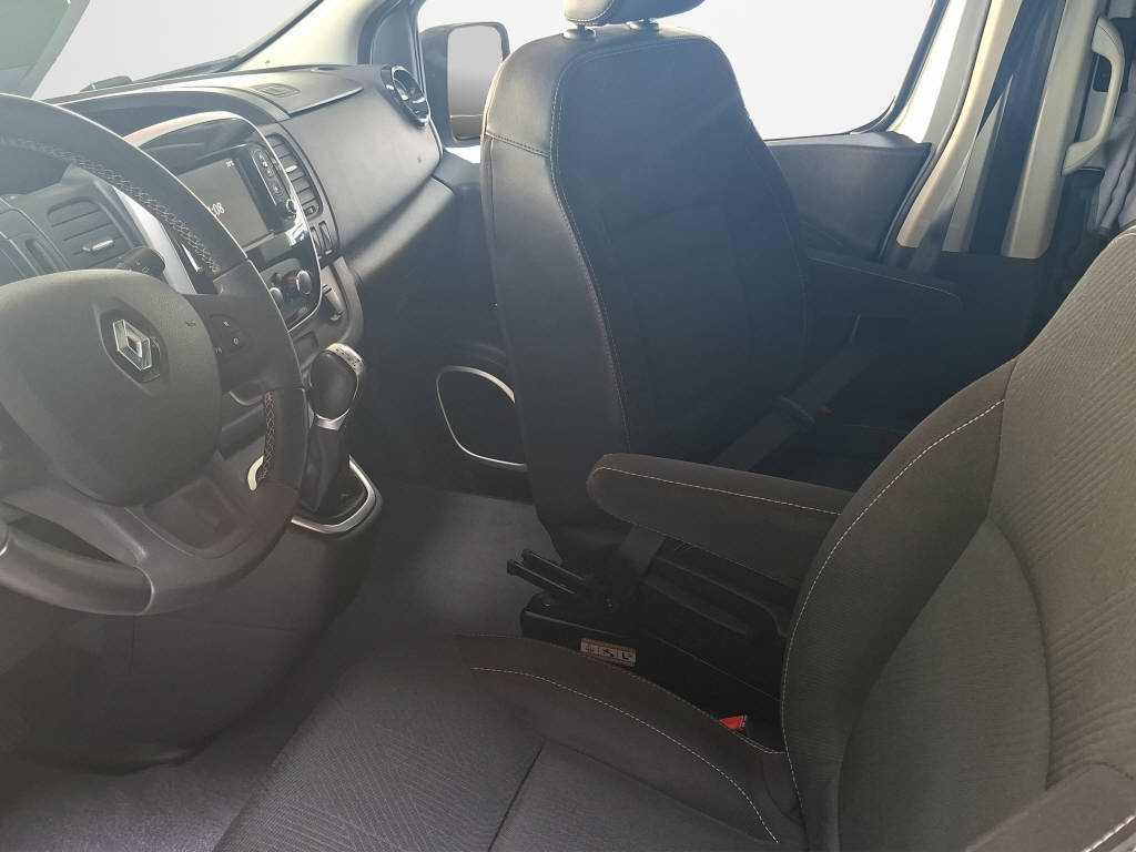 RENAULT Trafic Grand Spacenomad 2.0 dCi Blue 170-image-4