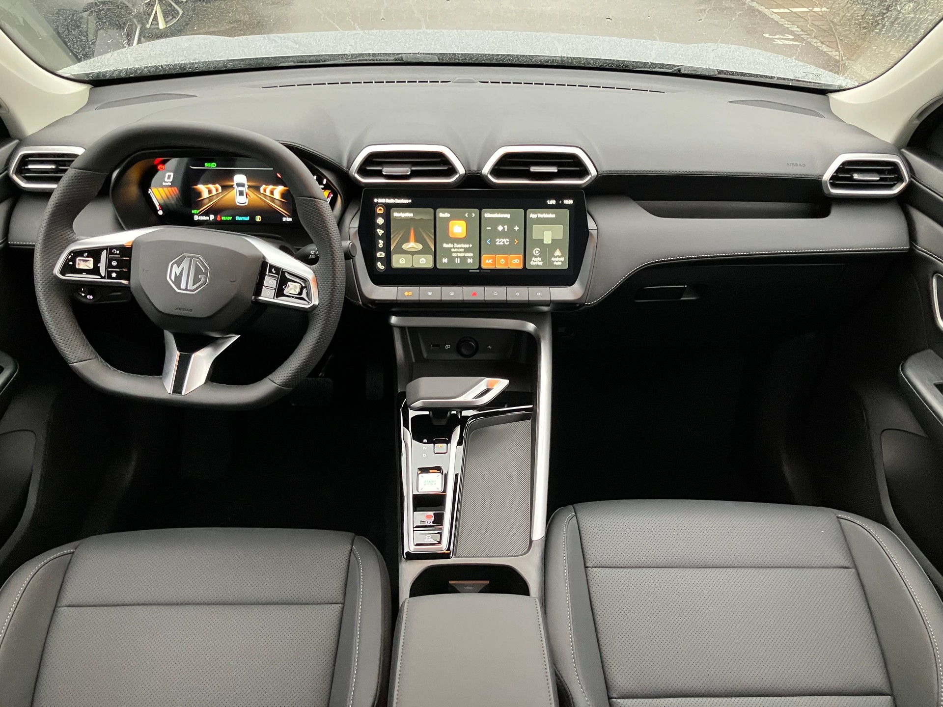 MG ZS 1.5 Hybrid+ Luxury-image-9