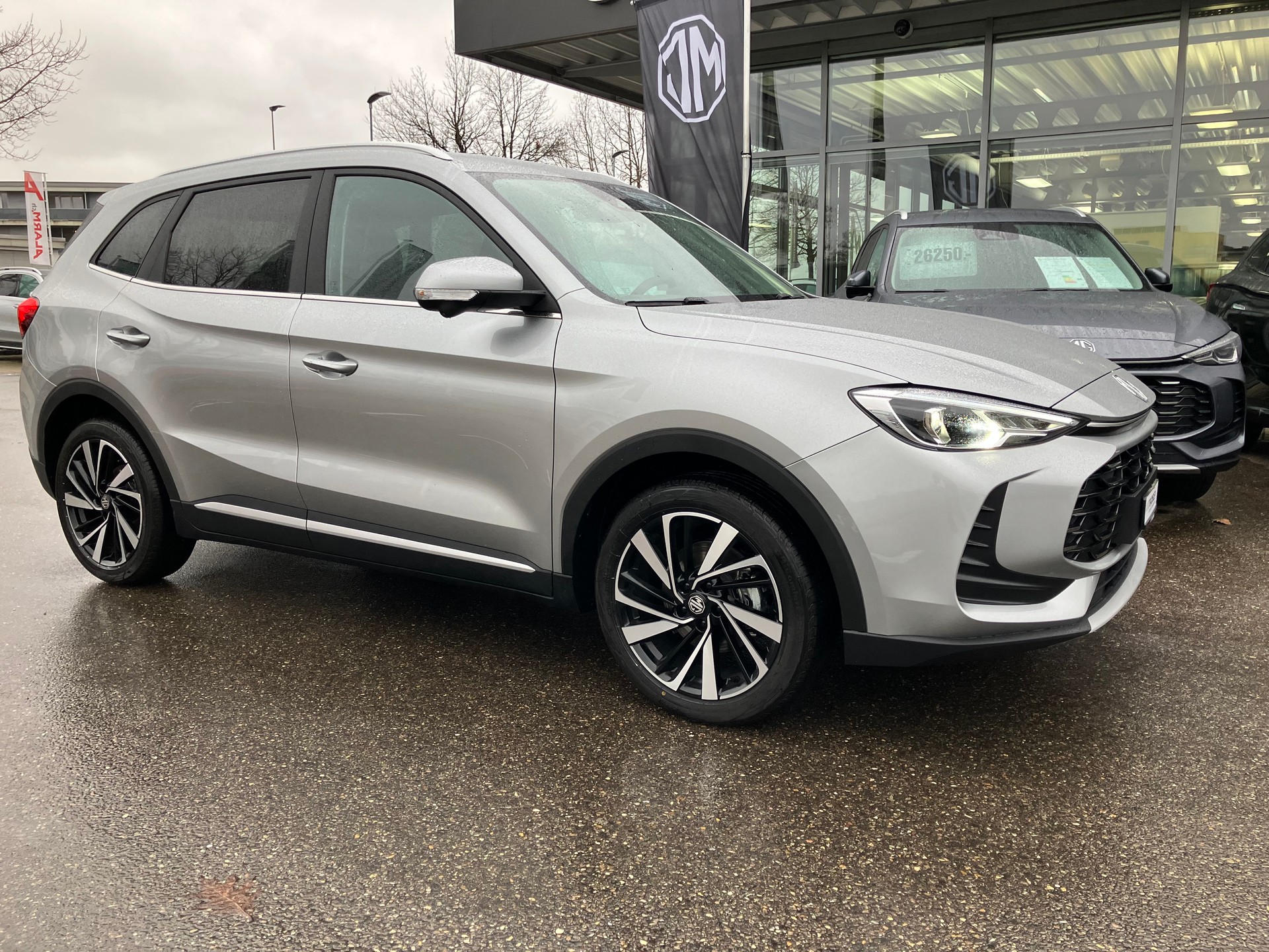 MG ZS 1.5 Hybrid+ Luxury-image-2