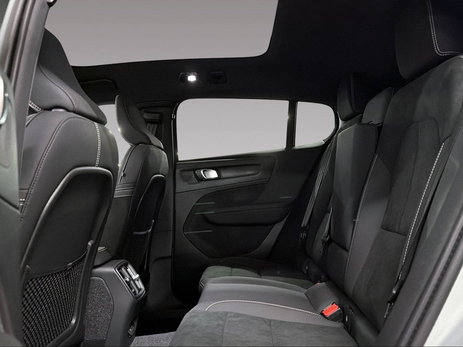 VOLVO EC40 Twin Ultra AWD XCENTRIC-image-14