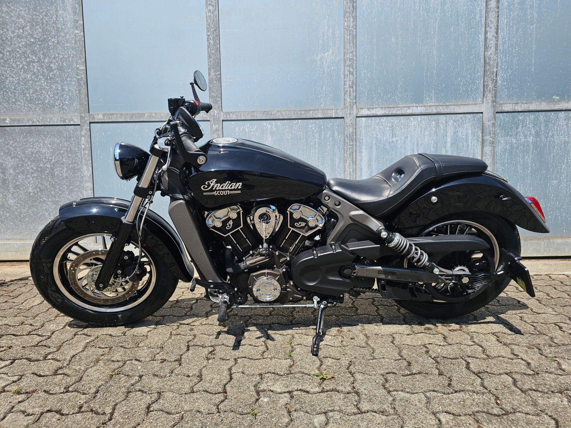 INDIAN Scout ABS-showroom-element-1