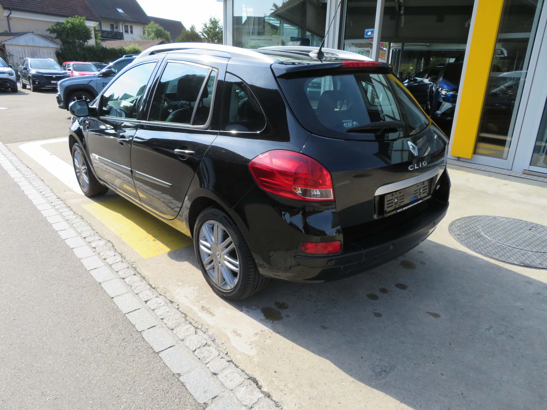 RENAULT Clio Grandtour 1.2 TCe 100 Night&Day-image-7