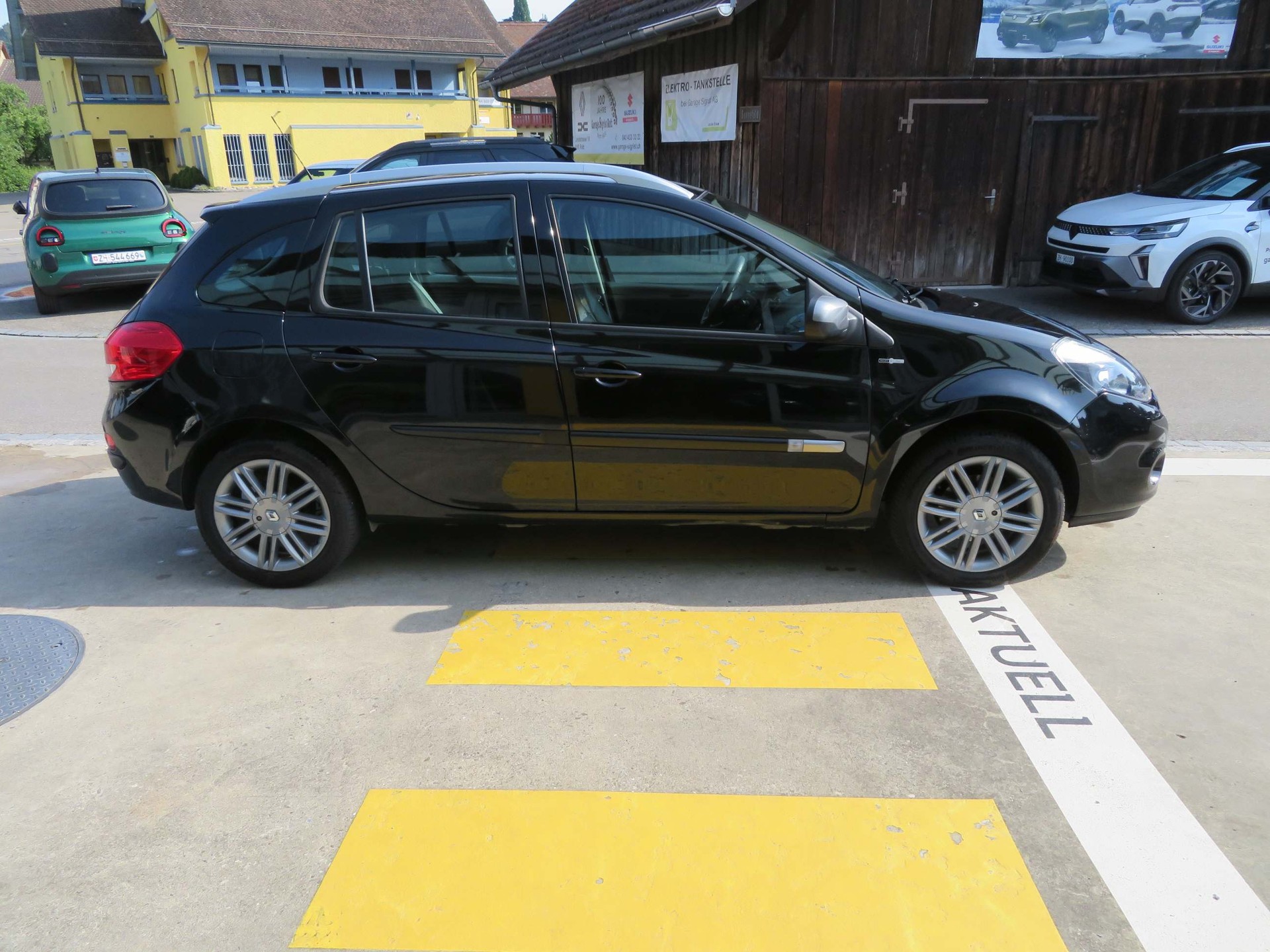 RENAULT Clio Grandtour 1.2 TCe 100 Night&Day-image-4