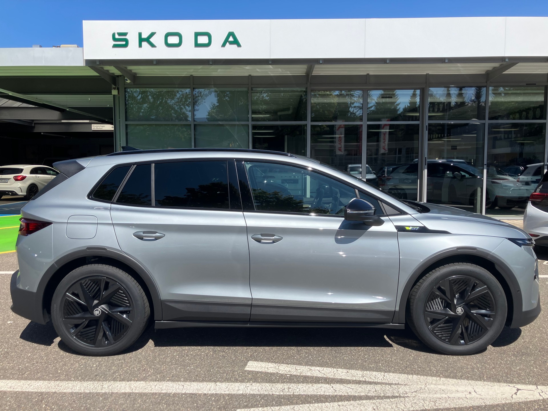 SKODA Elroq RS 4x4-image-1