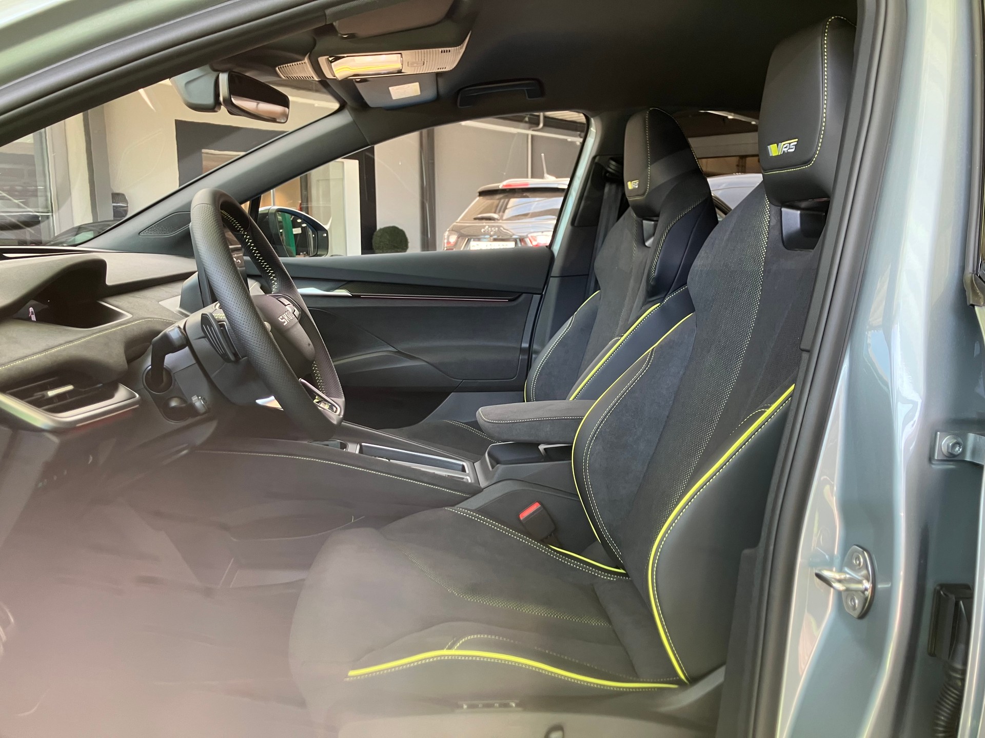 SKODA Elroq RS 4x4-image-8