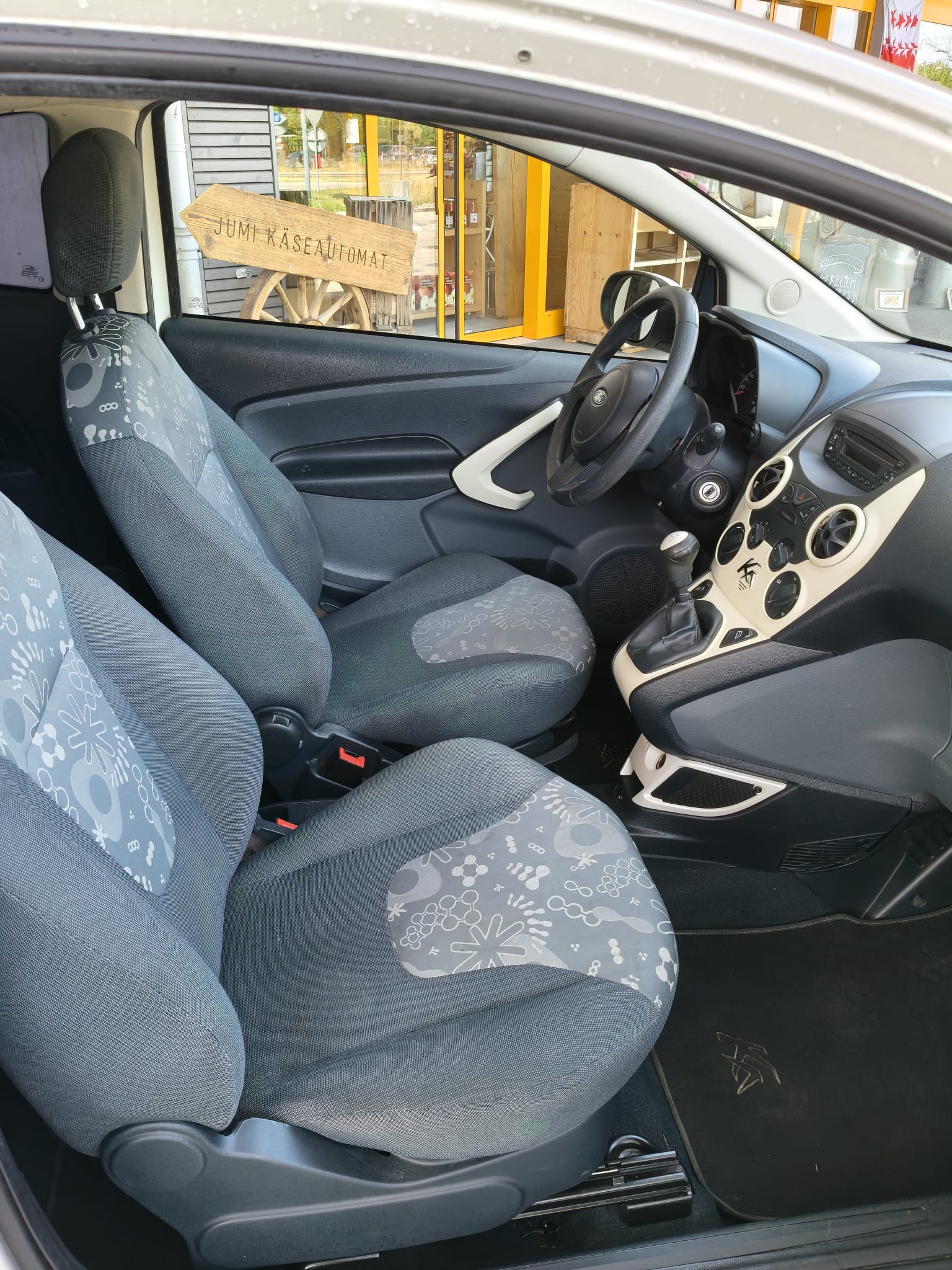 FORD KA 1.25 Titanium-image-6