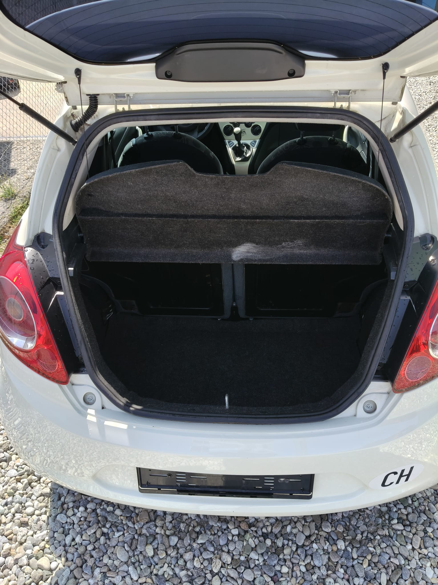 FORD KA 1.25 Titanium-image-10
