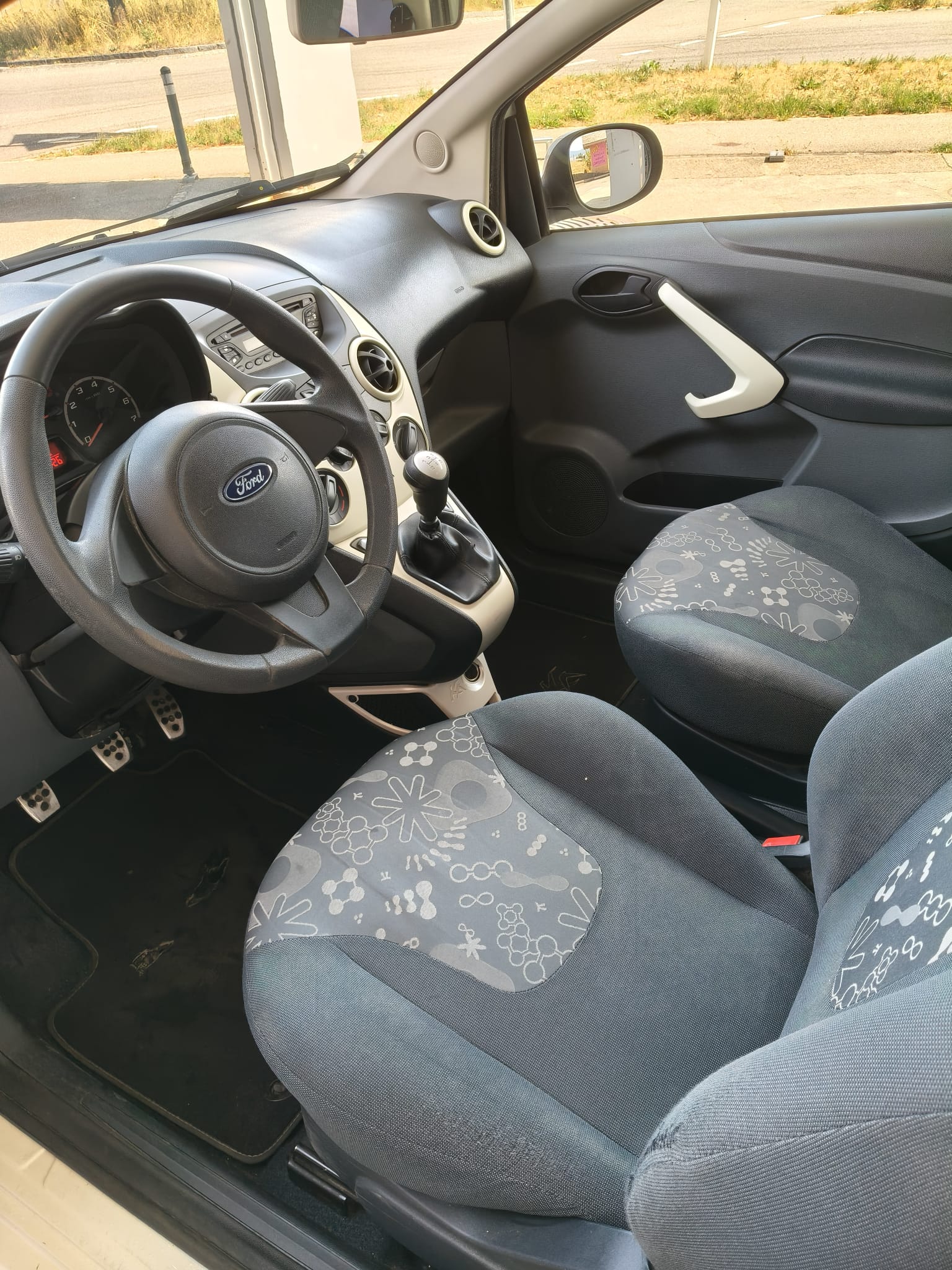 FORD KA 1.25 Titanium-image-7