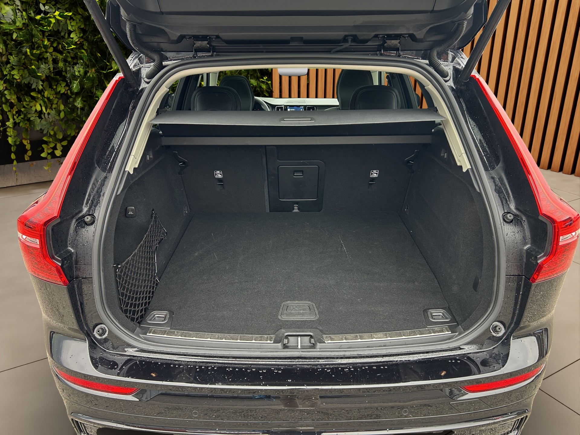 VOLVO XC60 2.0 T6 TE Xcentric eAWD-image-18