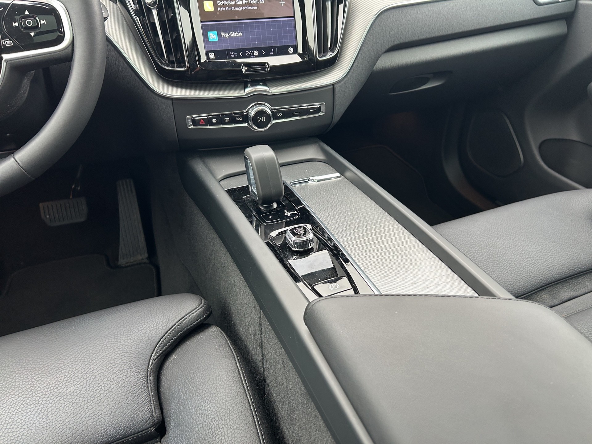 VOLVO XC60 2.0 T6 TE Xcentric eAWD-image-14