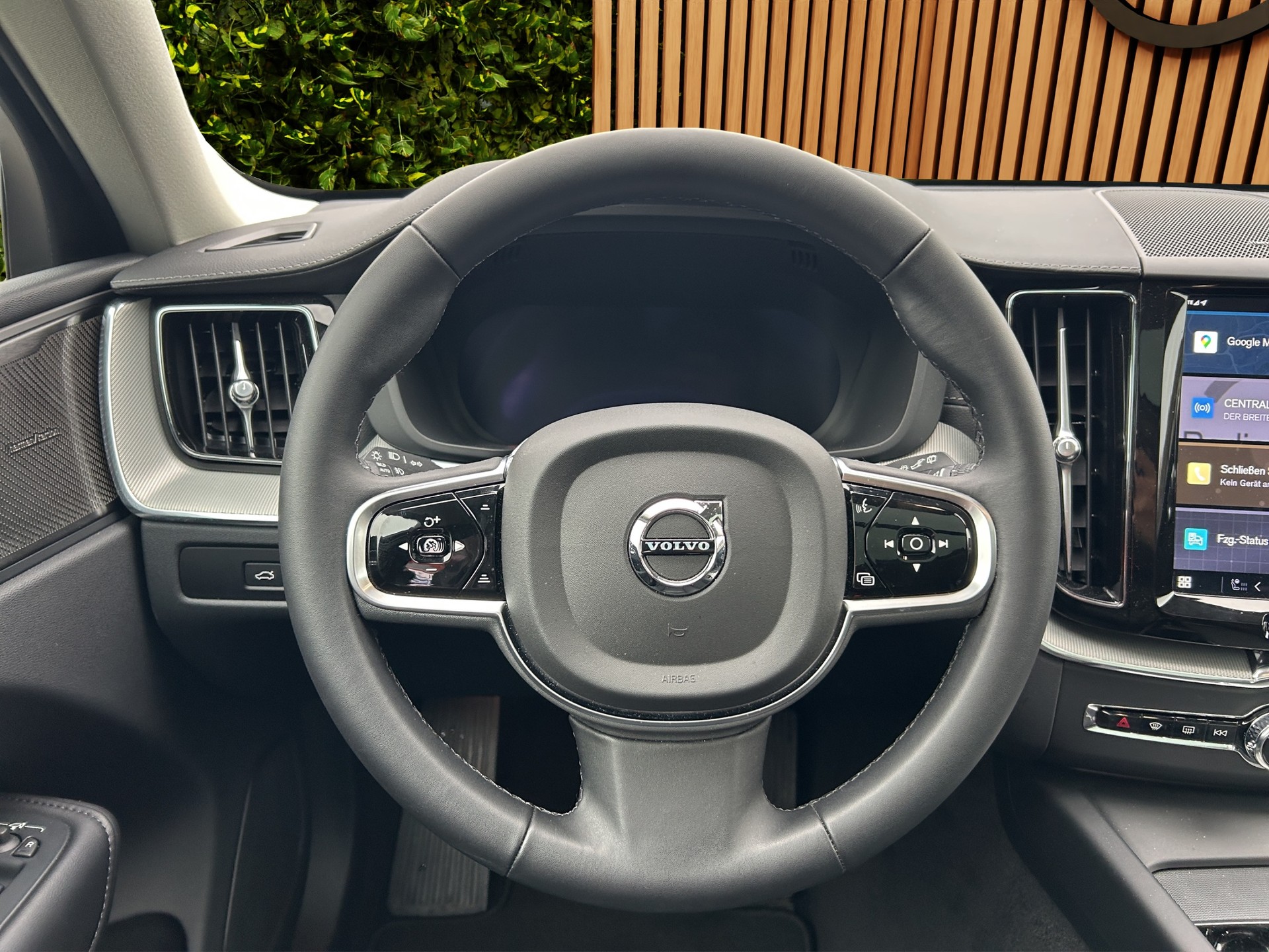 VOLVO XC60 2.0 T6 TE Xcentric eAWD-image-11