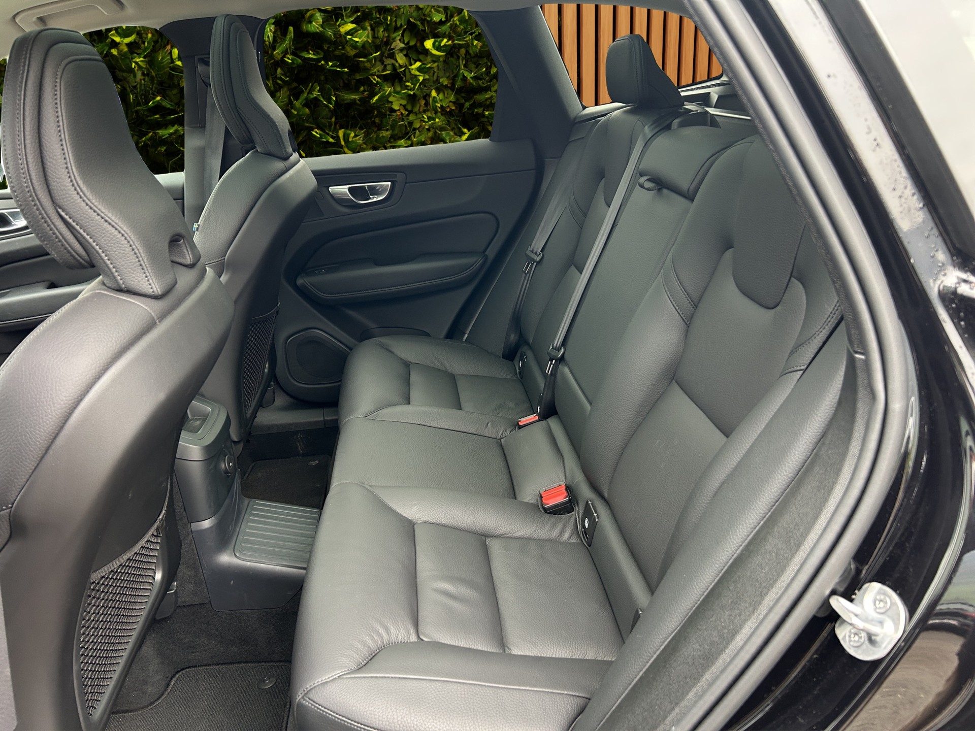 VOLVO XC60 2.0 T6 TE Xcentric eAWD-image-9