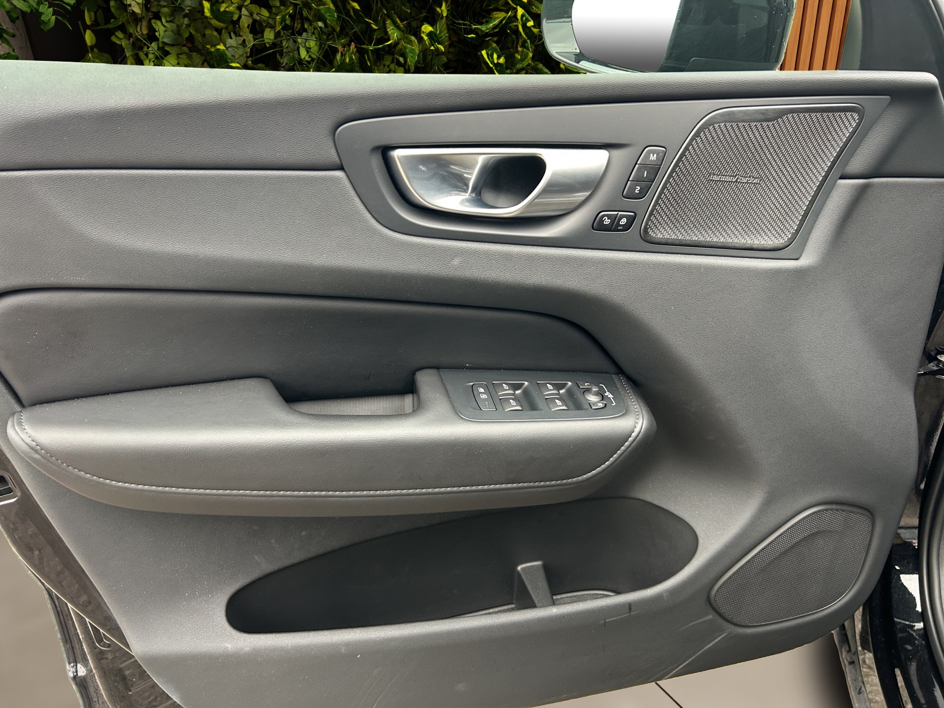 VOLVO XC60 2.0 T6 TE Xcentric eAWD-image-15