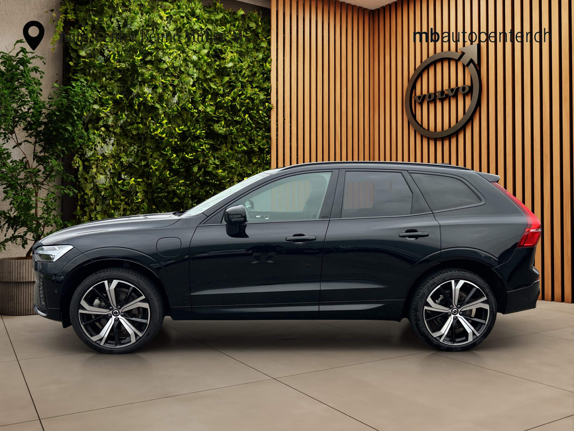 VOLVO XC60 2.0 T6 TE Xcentric eAWD-image-1