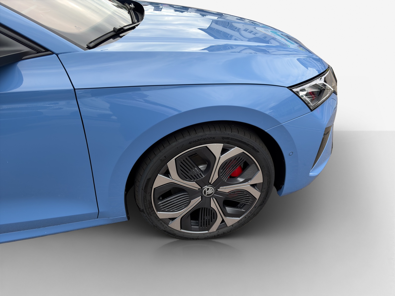 SKODA Octavia Combi 2.0 TSI DSG RS 30 Years Edition-image-14