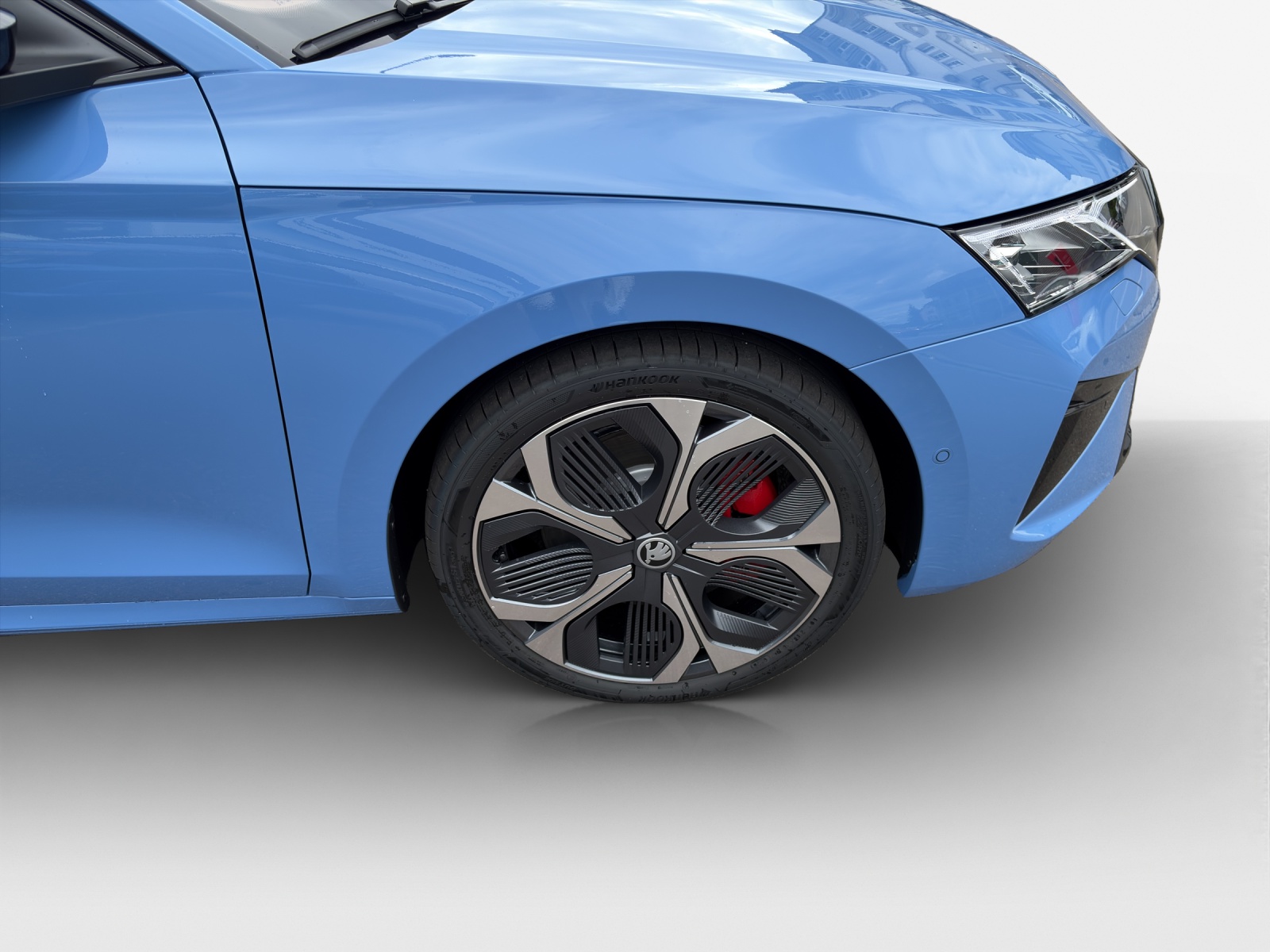 SKODA Octavia Combi 2.0 TSI DSG RS 30 Years Edition-image-15