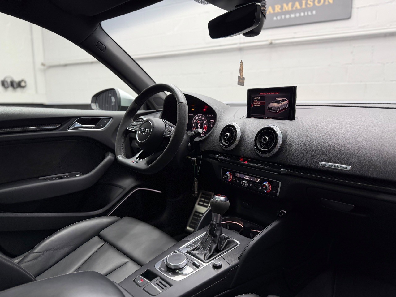 AUDI RS3 Sportback 2.5 TSI quattro | Ohne OPF | Schiebedach | Bang&Olufsen-image-24
