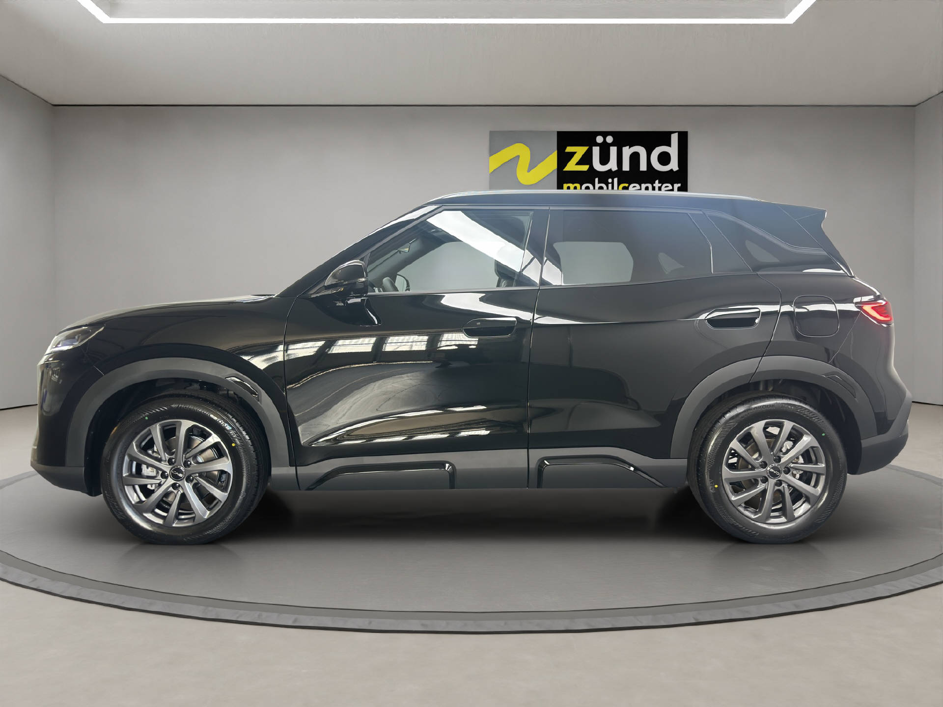 BYD Atto 2 DM-i Boost 212 PS-image-1